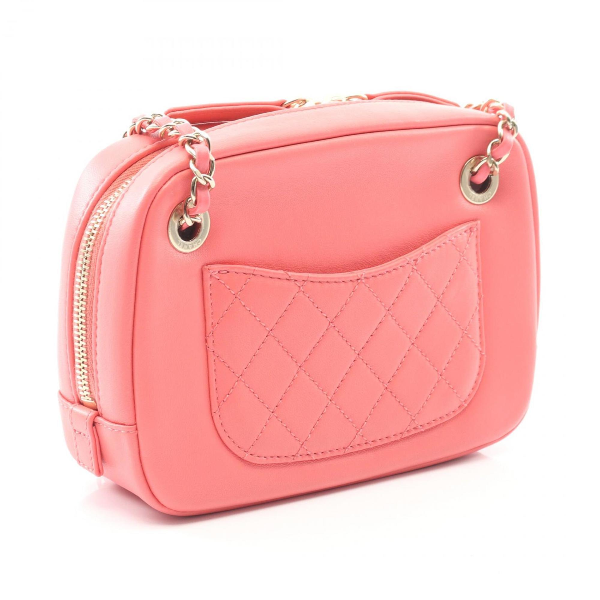 Chanel Pink Leather Shoulder Bag (Pre-Owned)