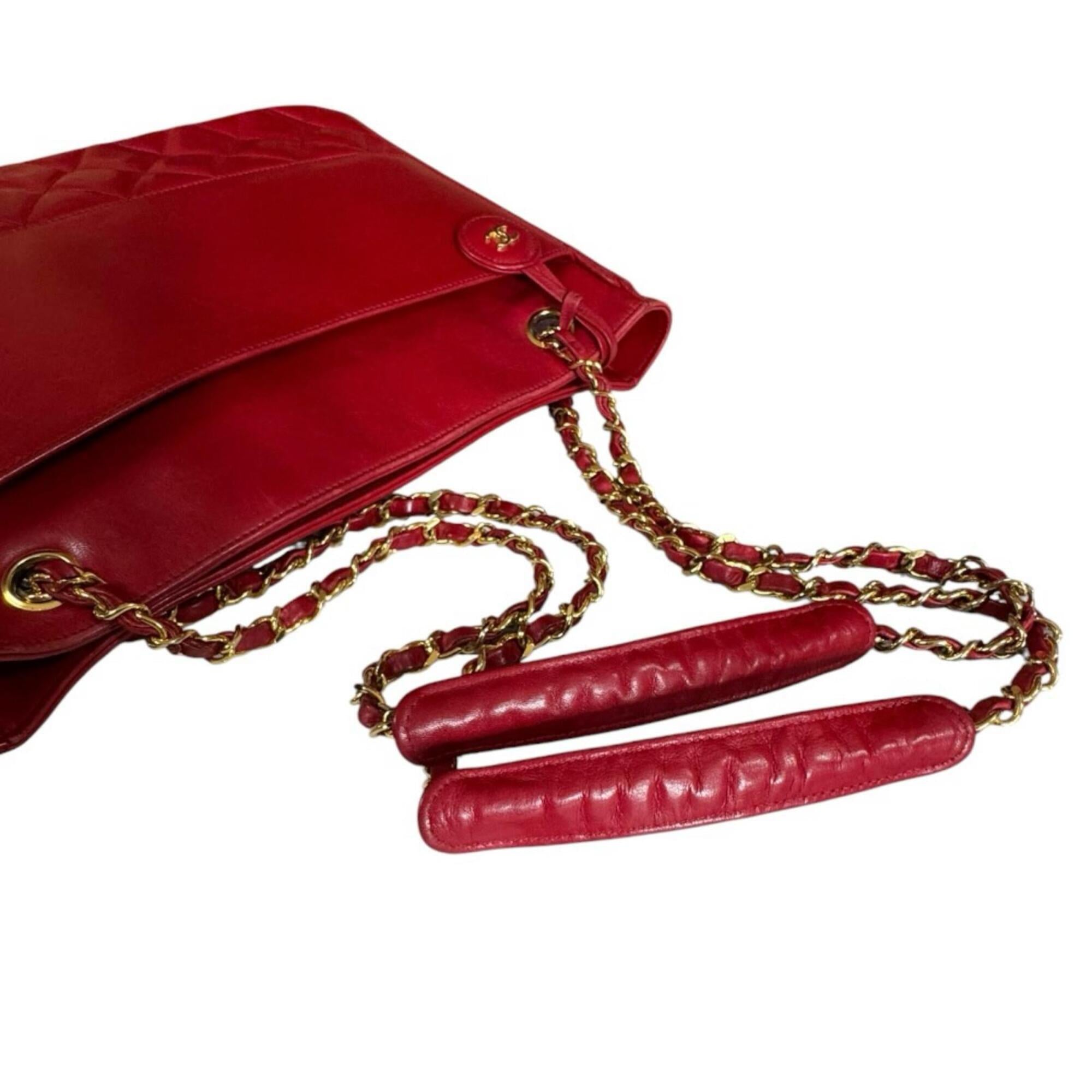 Chanel Red Color Leather Shoulder Bag (Pre-Owned)
