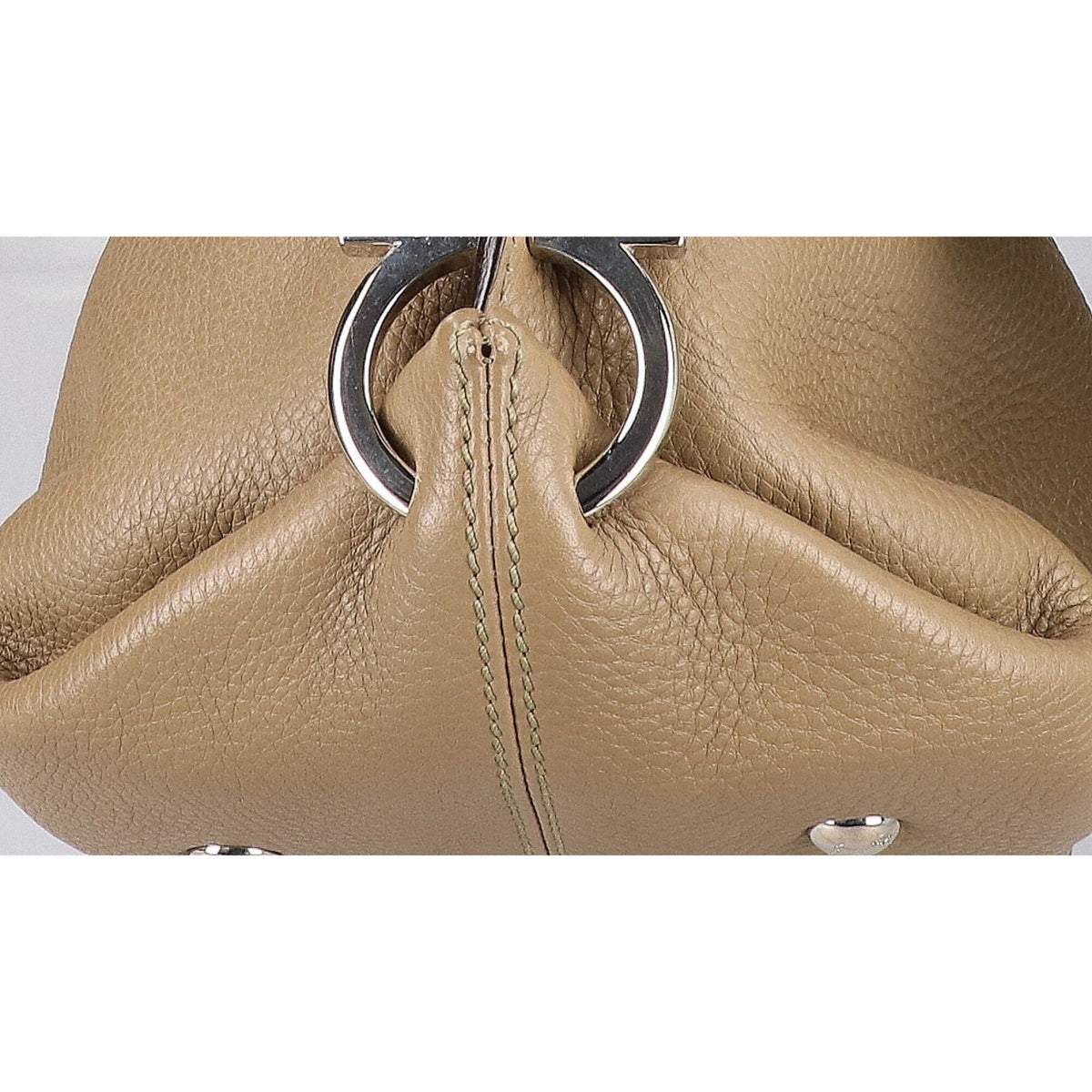 Salvatore Ferragamo Green Leather Handbag (Pre-Owned)