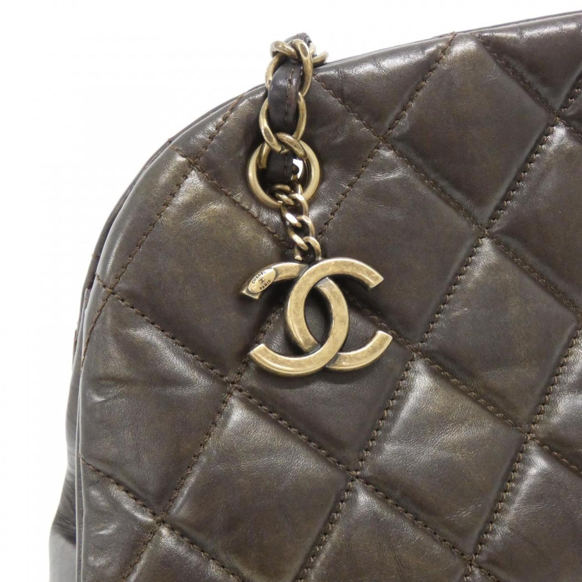 Chanel Brown Leather Shoulder Bag (Pre-Owned)
