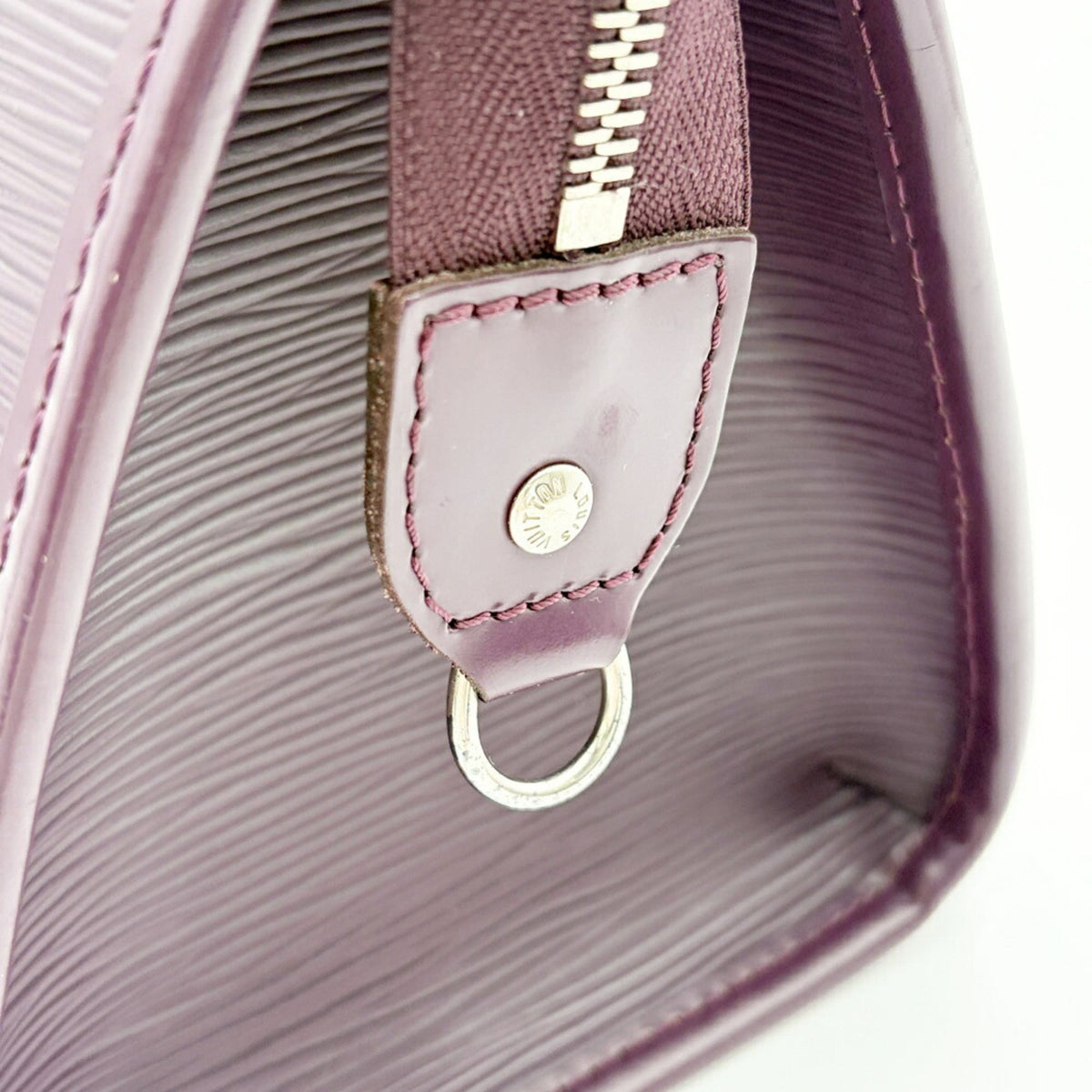 Louis Vuitton Cassis Purple Leather Shoulder Bag (Pre-Owned)
