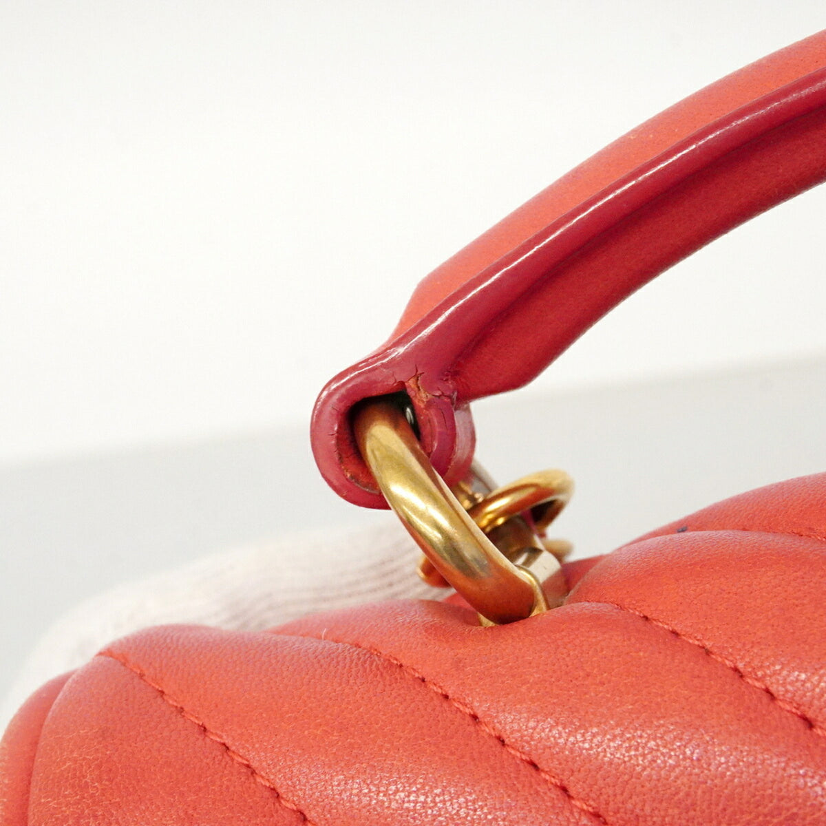 Chanel Pink Leather Handbag (Pre-Owned)