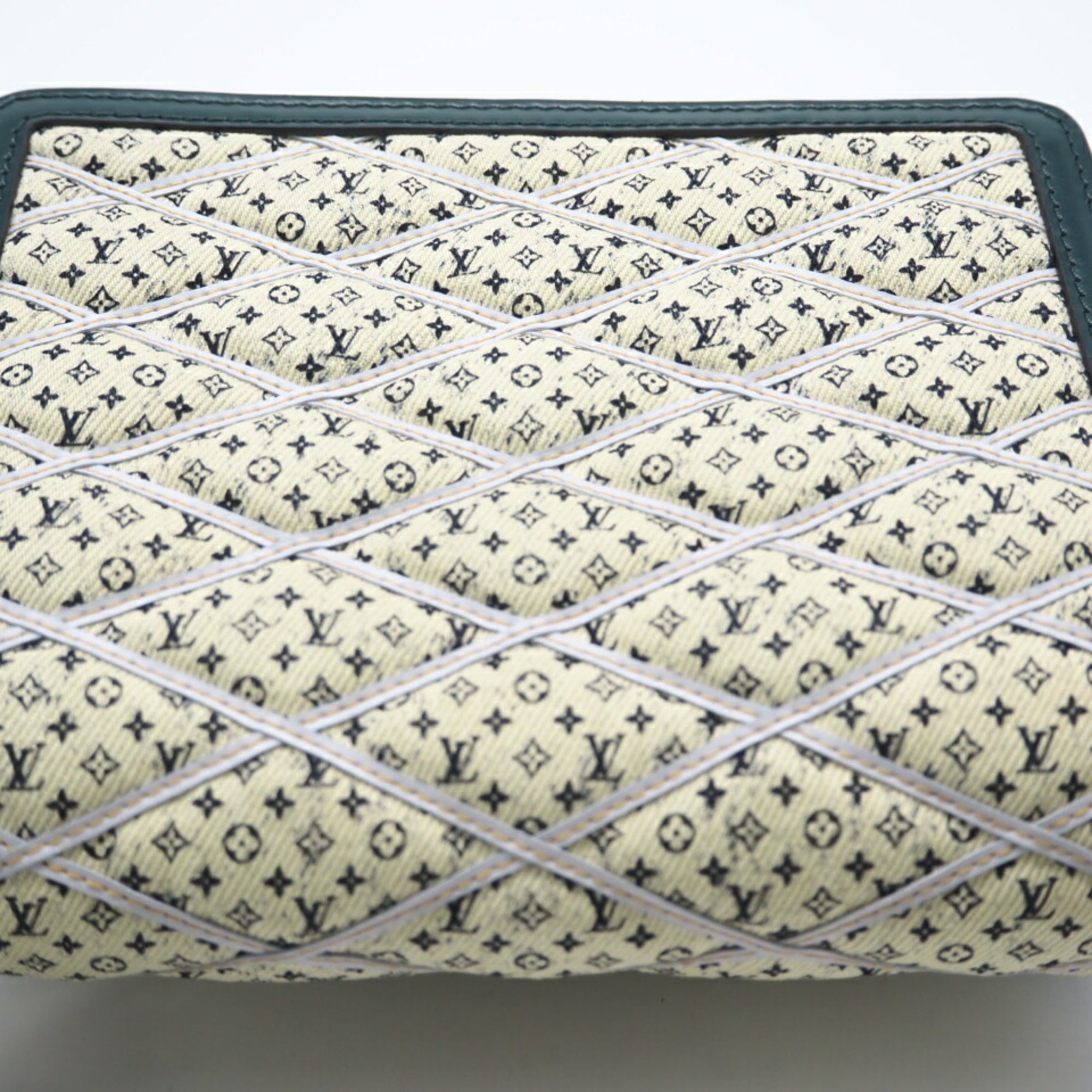 Louis Vuitton Beige Green Canvas Leather Shoulder Bag (Pre-Owned)