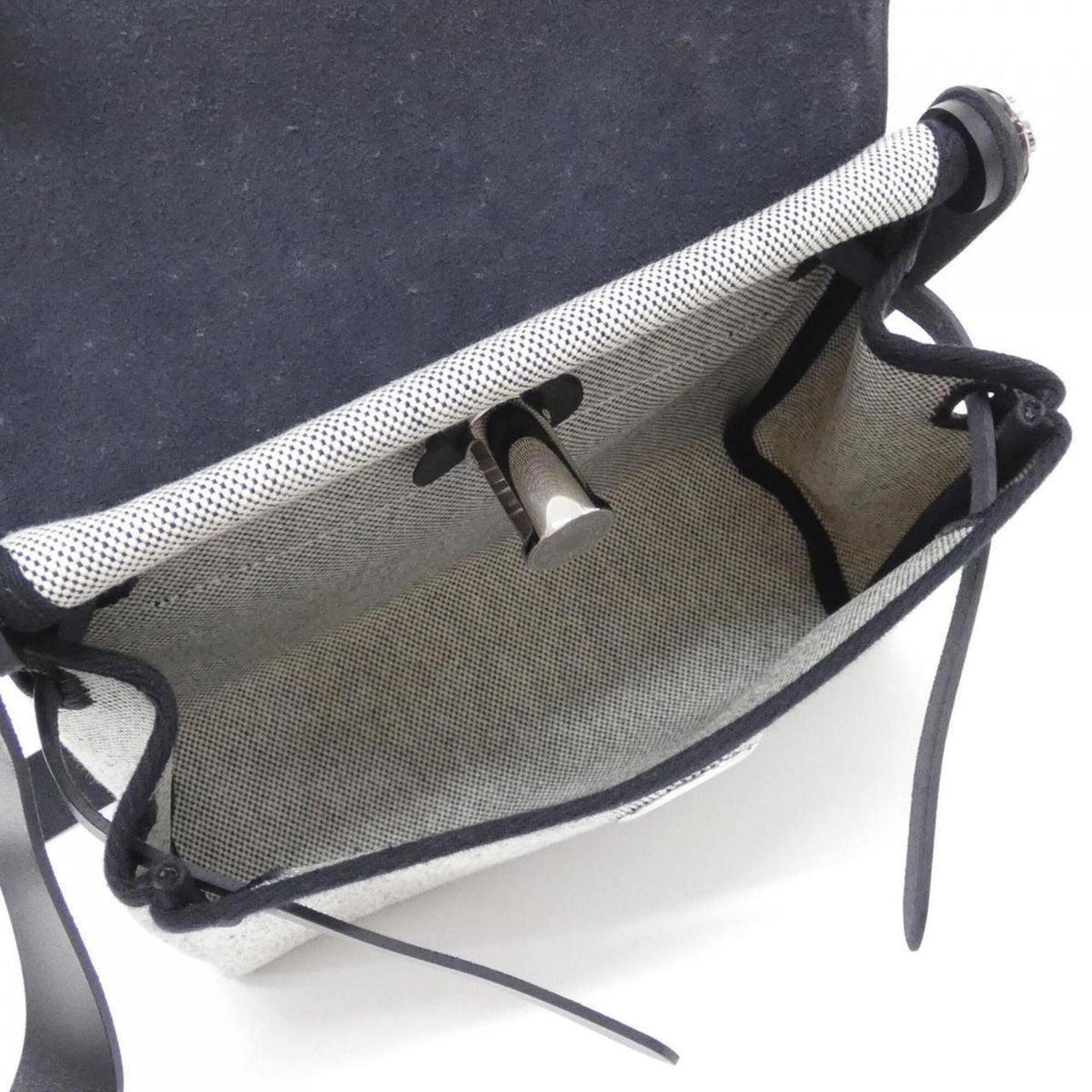 Hermes Black Ecru Shoulder Bag (Pre-Owned)