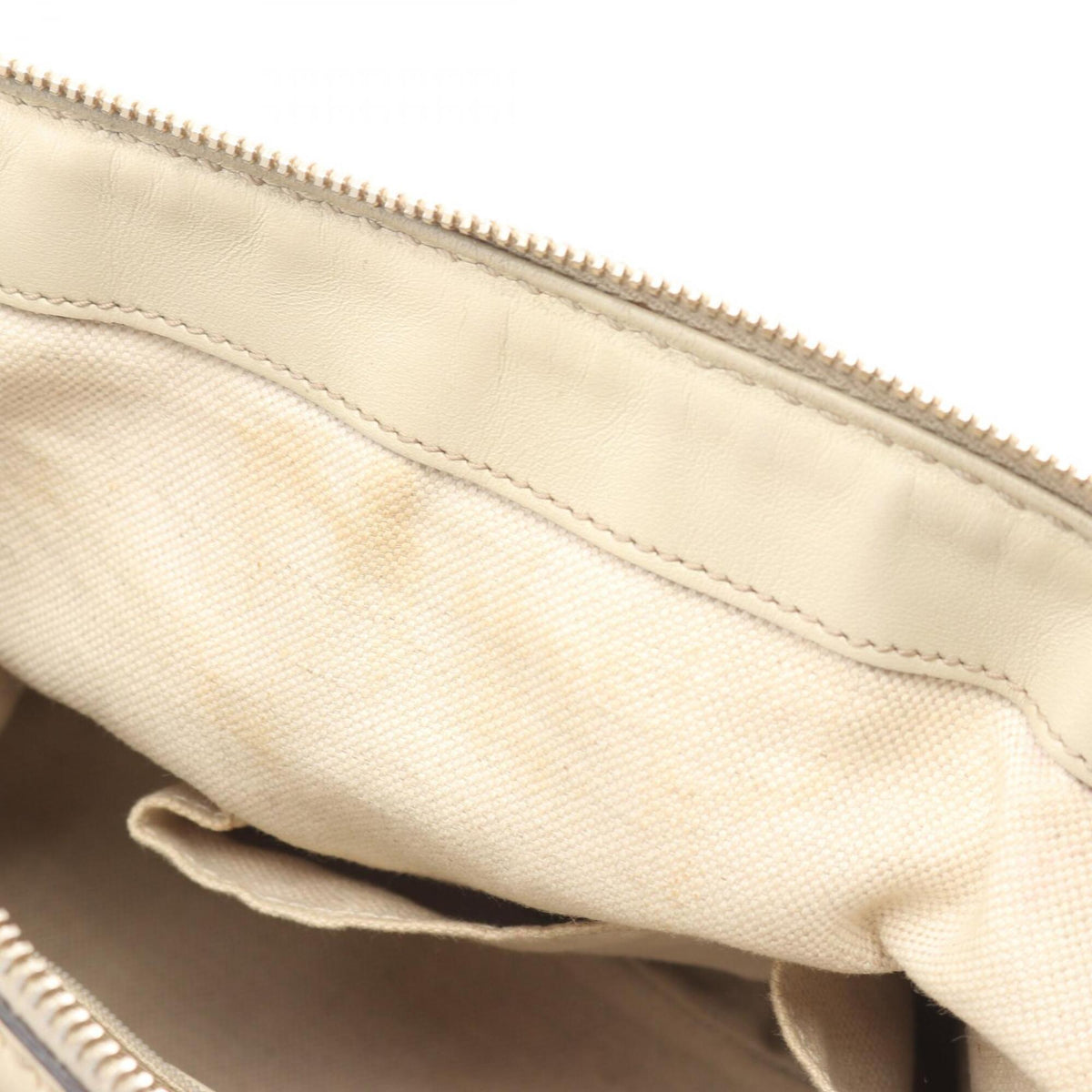 Gucci Beige Ivory Gg Canvas Leather Handbag (Pre-Owned)