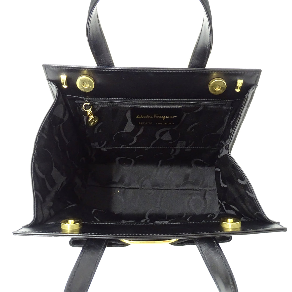 Salvatore Ferragamo Black Leather Handbag Shoulder Bag (Pre-Owned)
