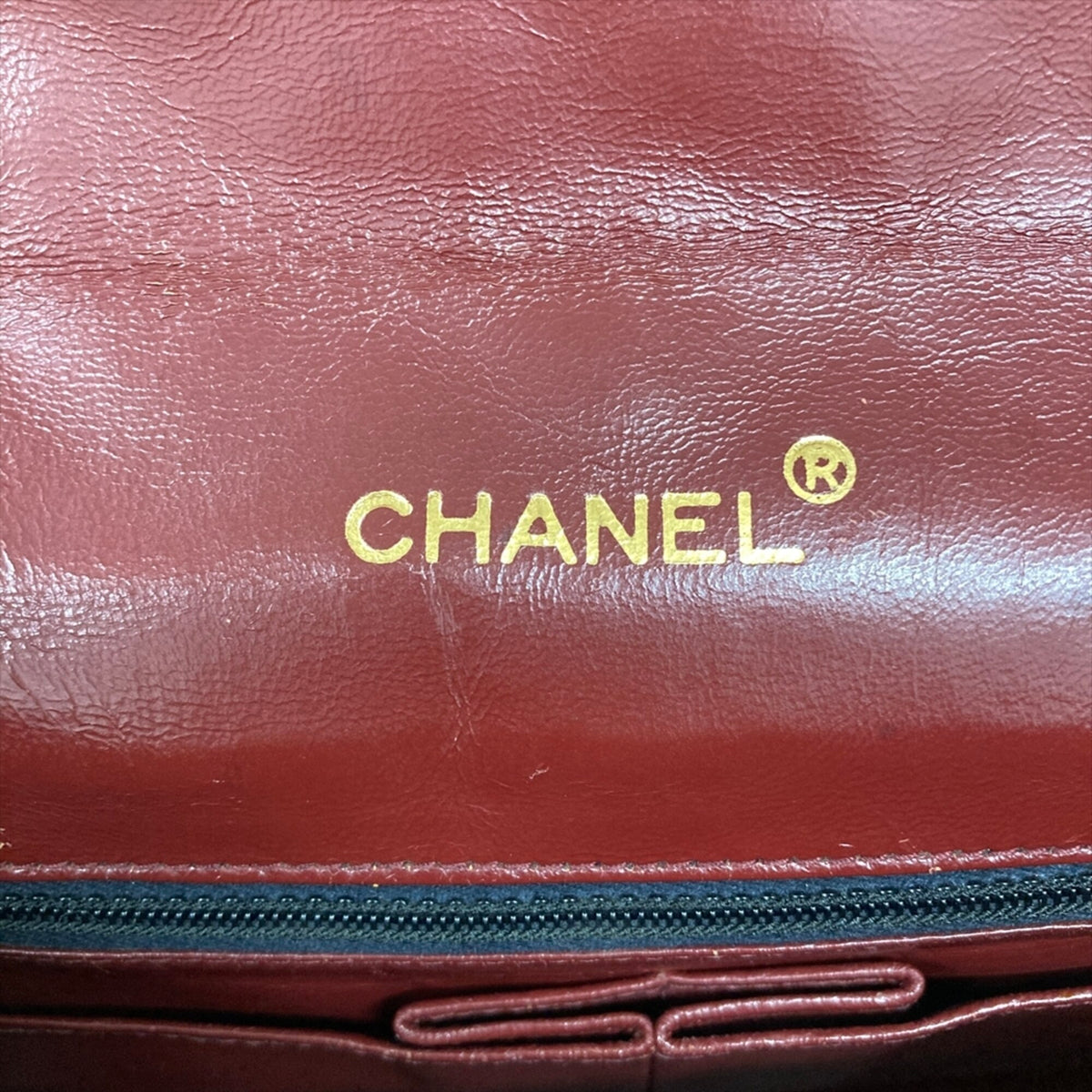 Chanel Black Leather Shoulder Bag (Pre-Owned)