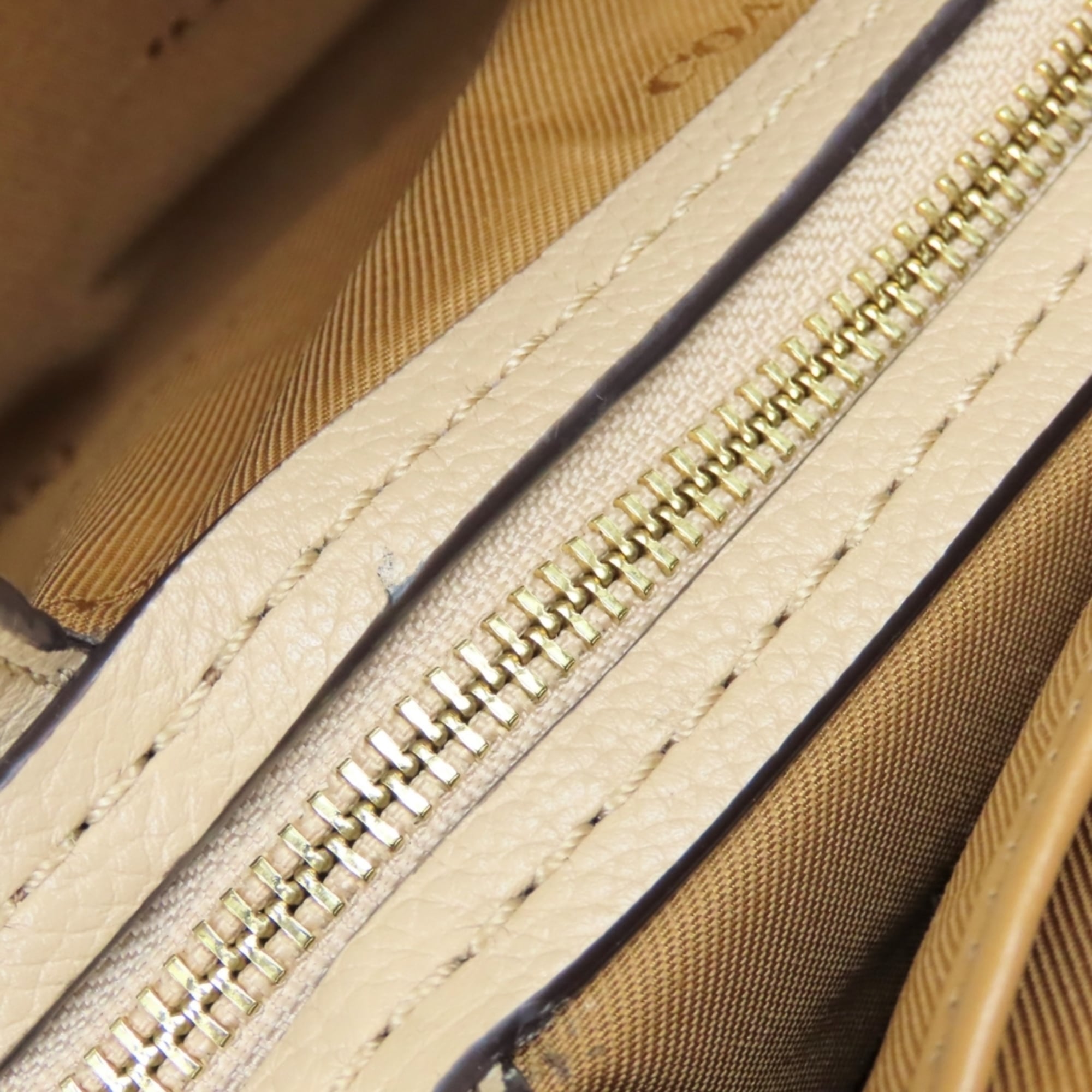 Coach Beige Leather Tote Bag (Pre-Owned)