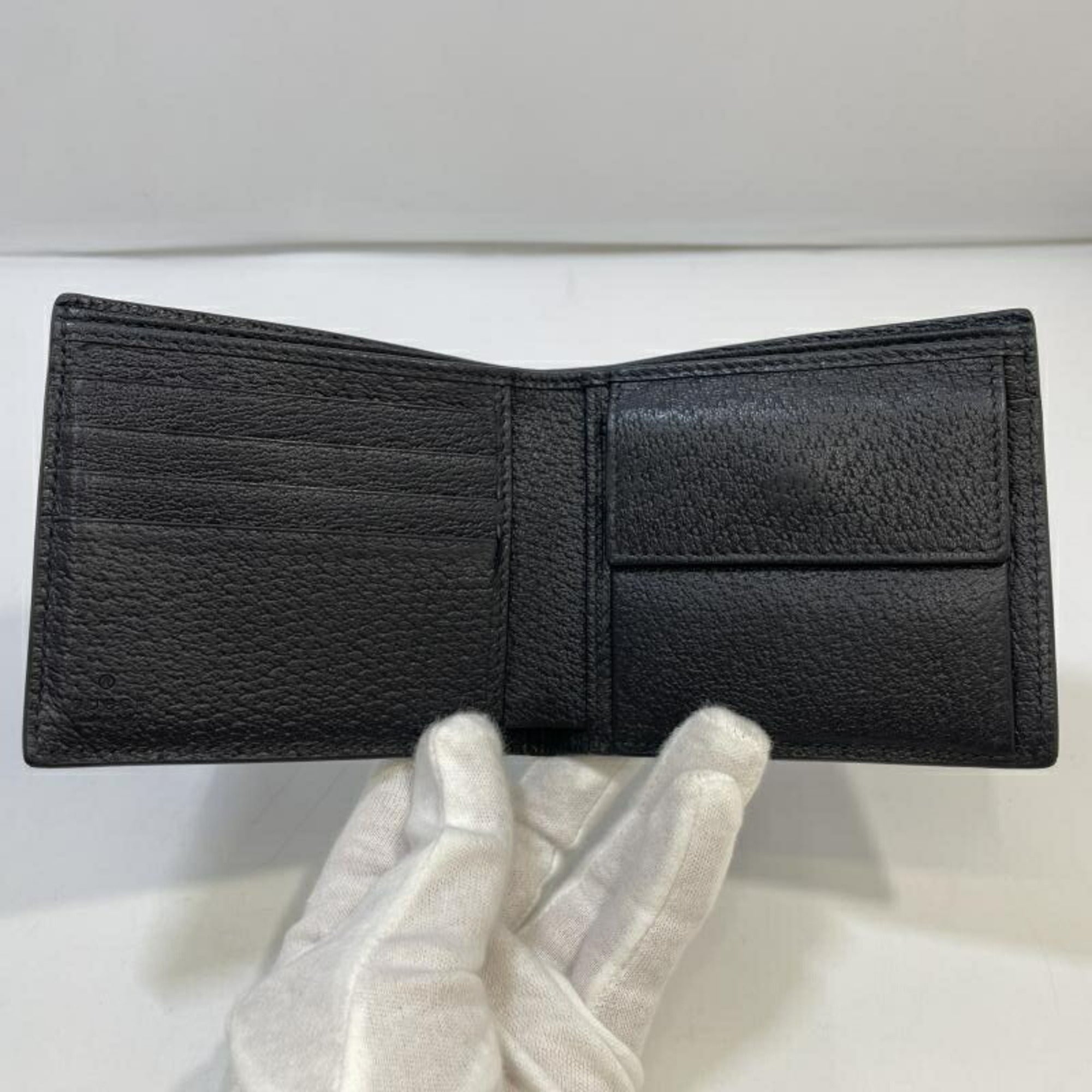Gucci Black Leather Wallet (Bi-Fold) (Pre-Owned)