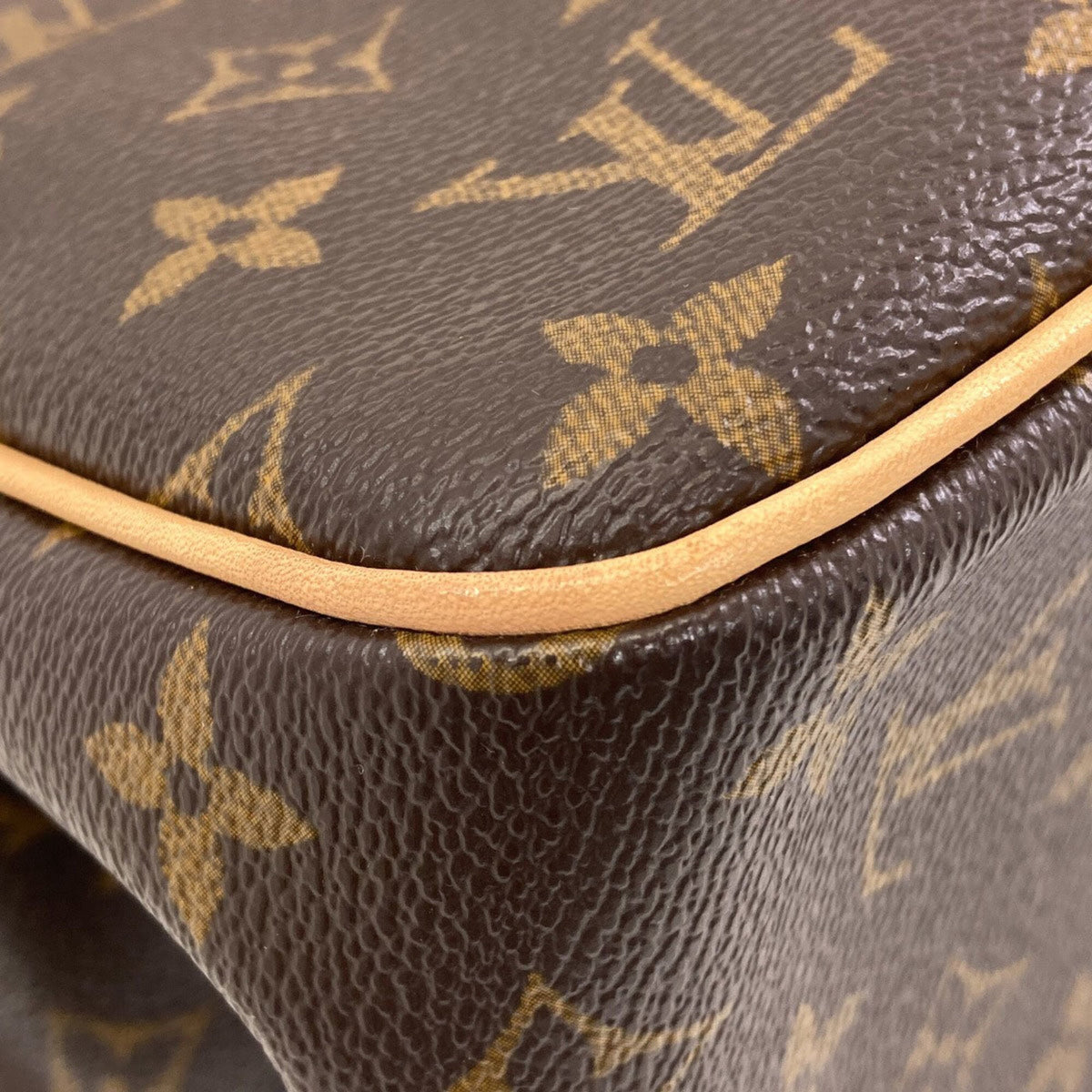 Louis Vuitton Monogram Monogram Canvas Handbag (Pre-Owned)
