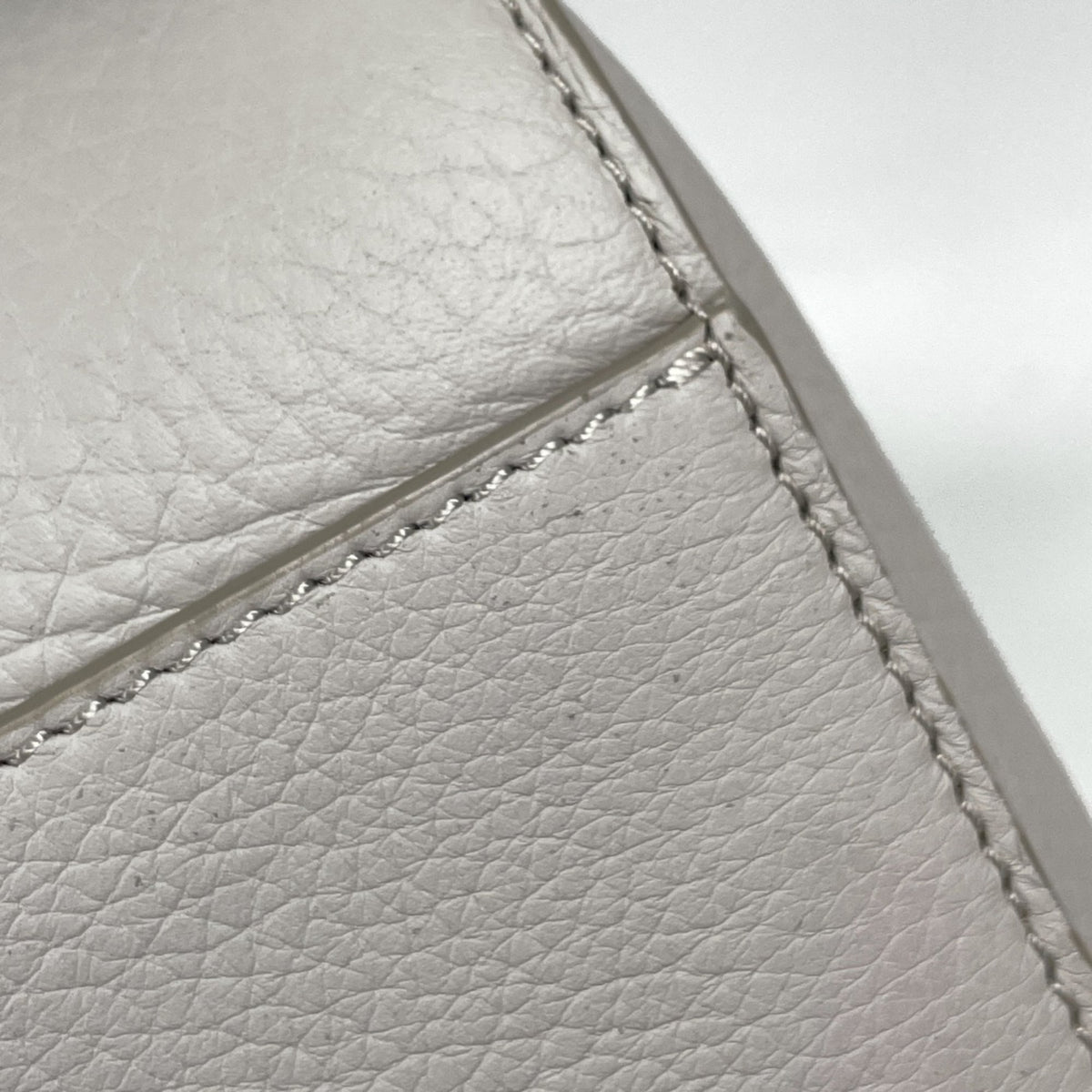 Christian Dior Light Gray Leather Tote Bag (Pre-Owned)