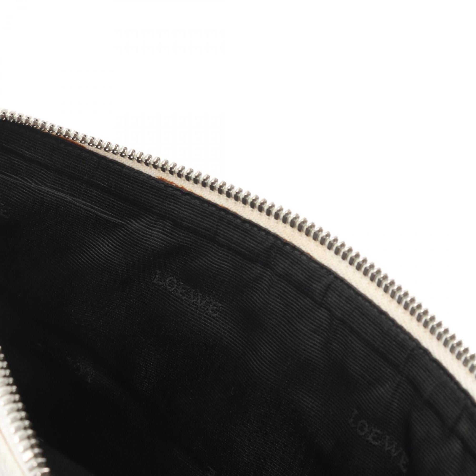 Loewe White Leather Handbag Shoulder Bag (Pre-Owned)
