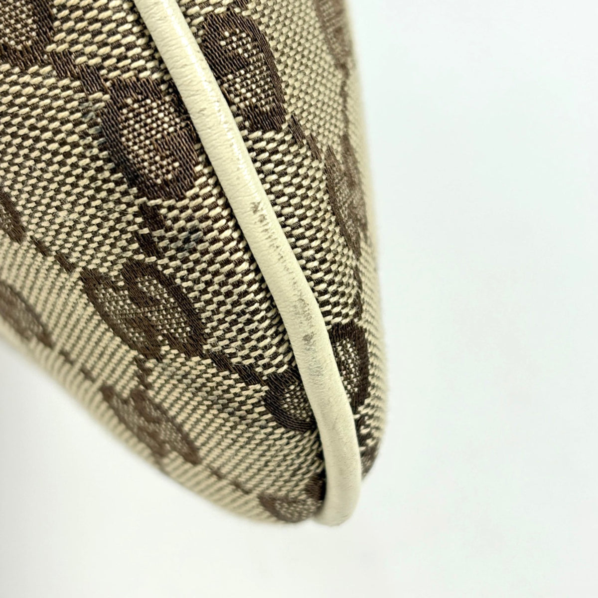 Gucci Beige White Gg Canvas Leather Shoulder Bag (Pre-Owned)