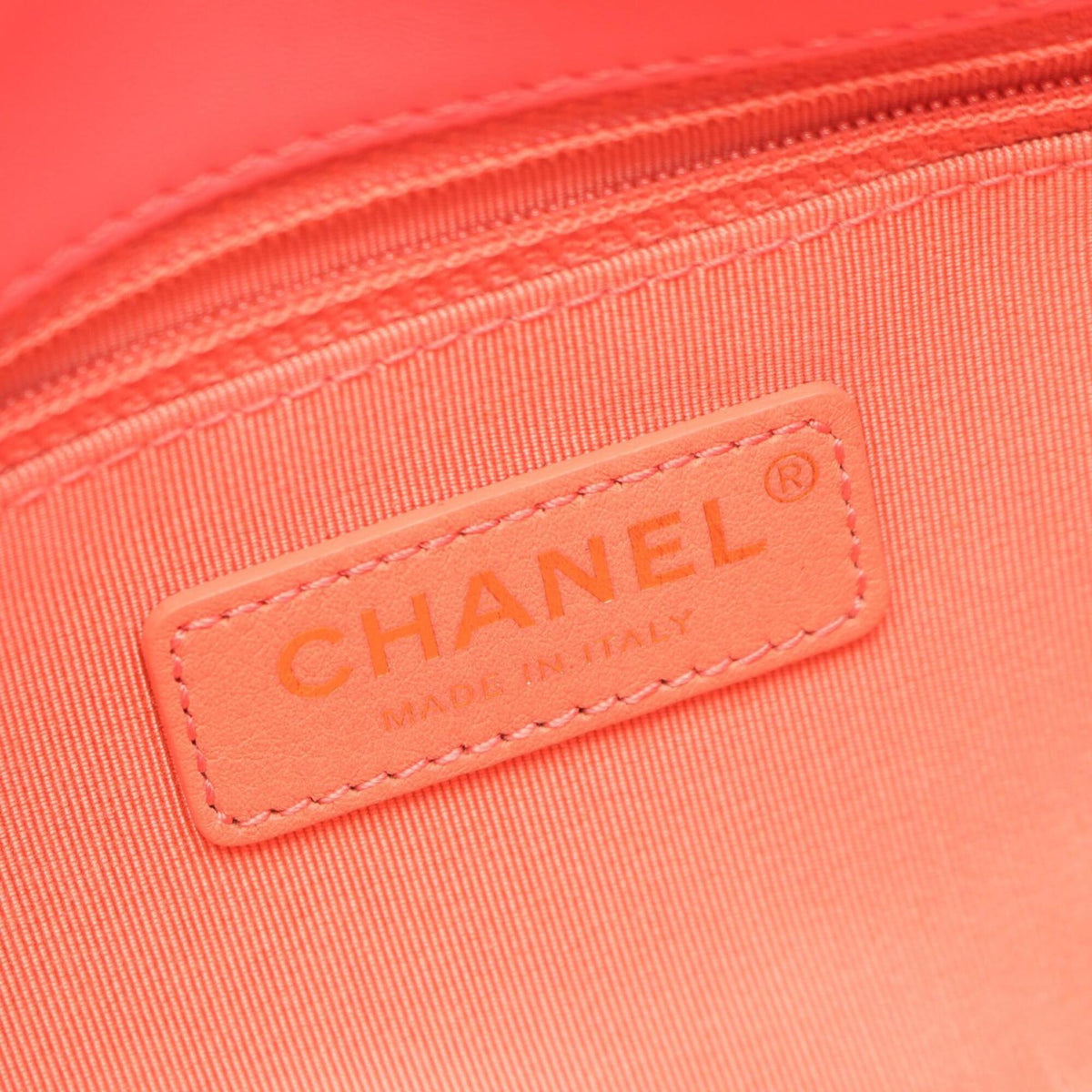 Chanel Pink Leather Handbag Shoulder Bag (Pre-Owned)