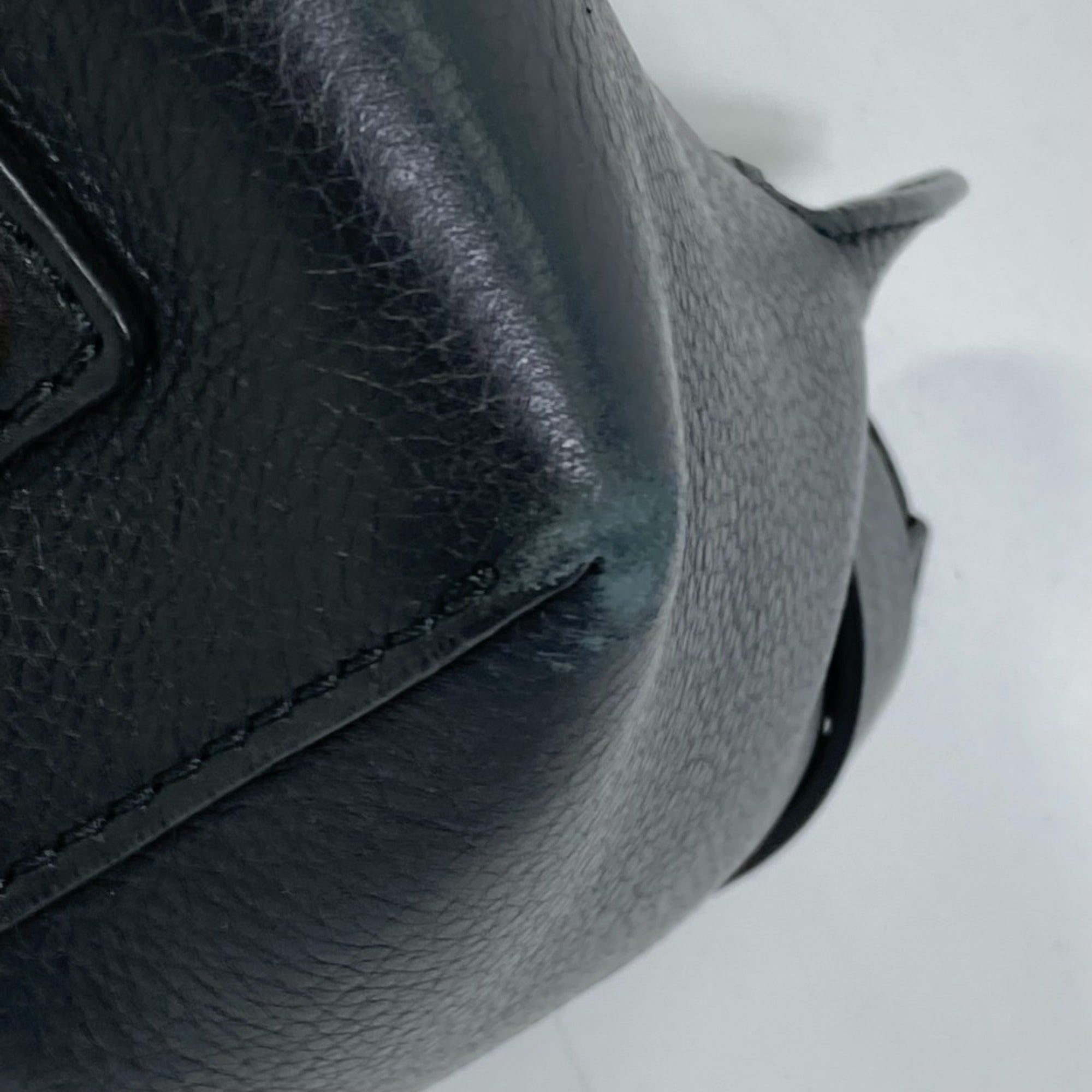Burberry Black Leather Shoulder Bag (Pre-Owned)
