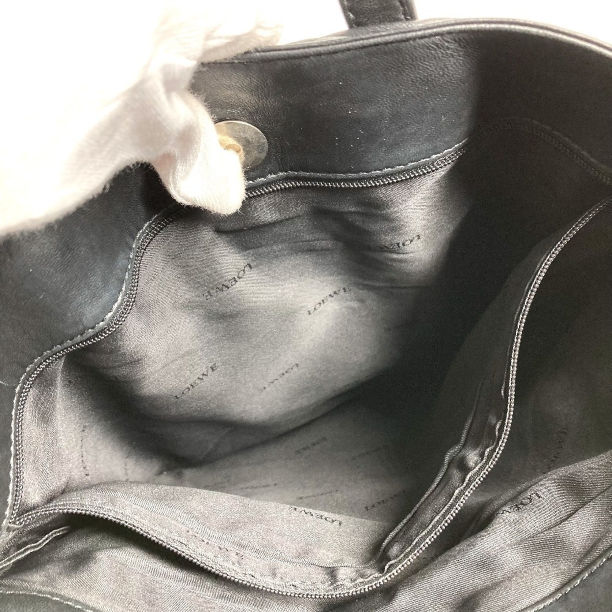 Loewe Black Leather Handbag (Pre-Owned)