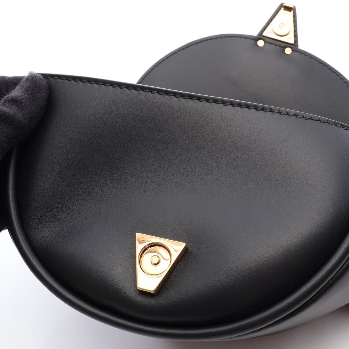 Versace Black Leather Handbag Shoulder Bag (Pre-Owned)