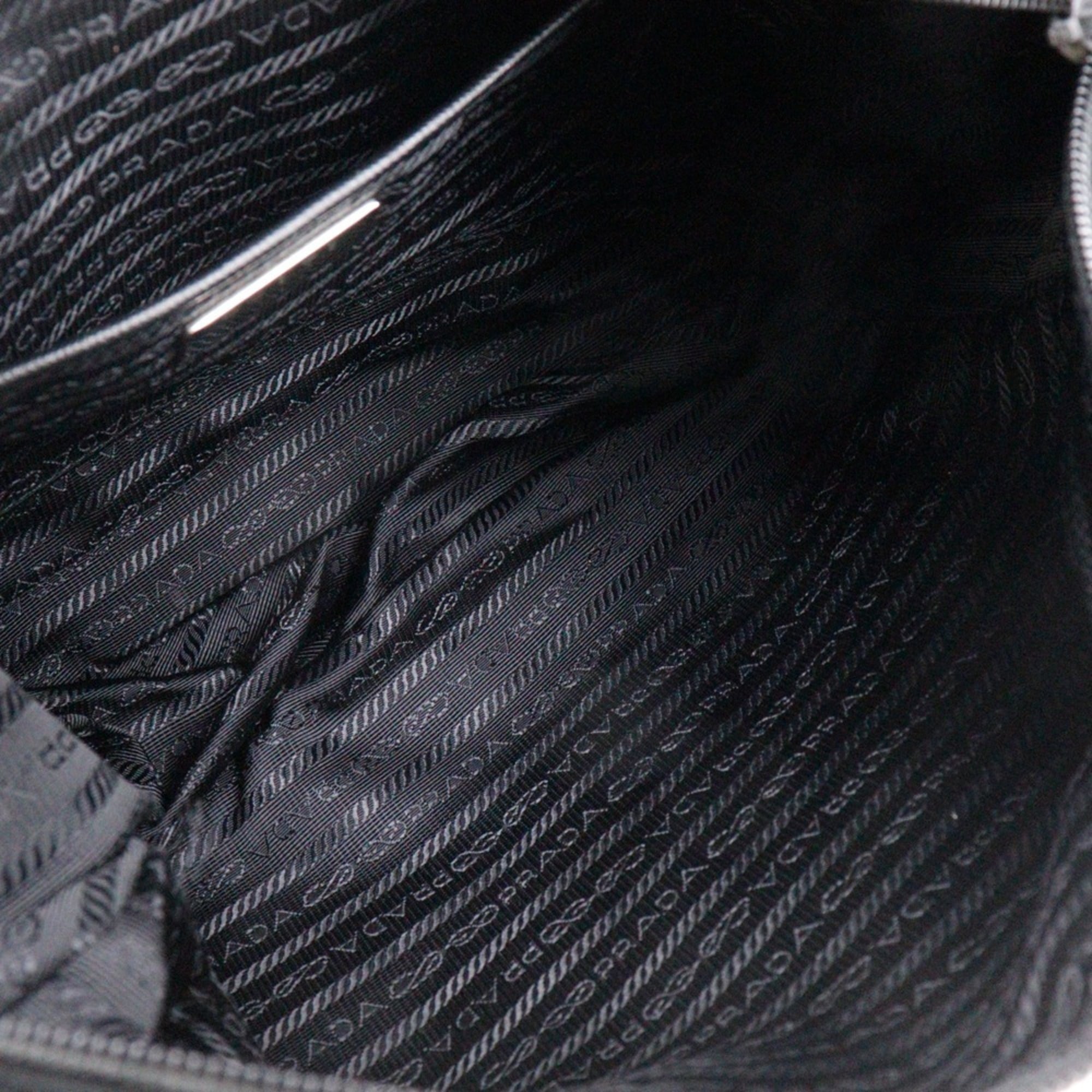 Prada Black Nylon Messenger Bag Shoulder Bag (Pre-Owned)