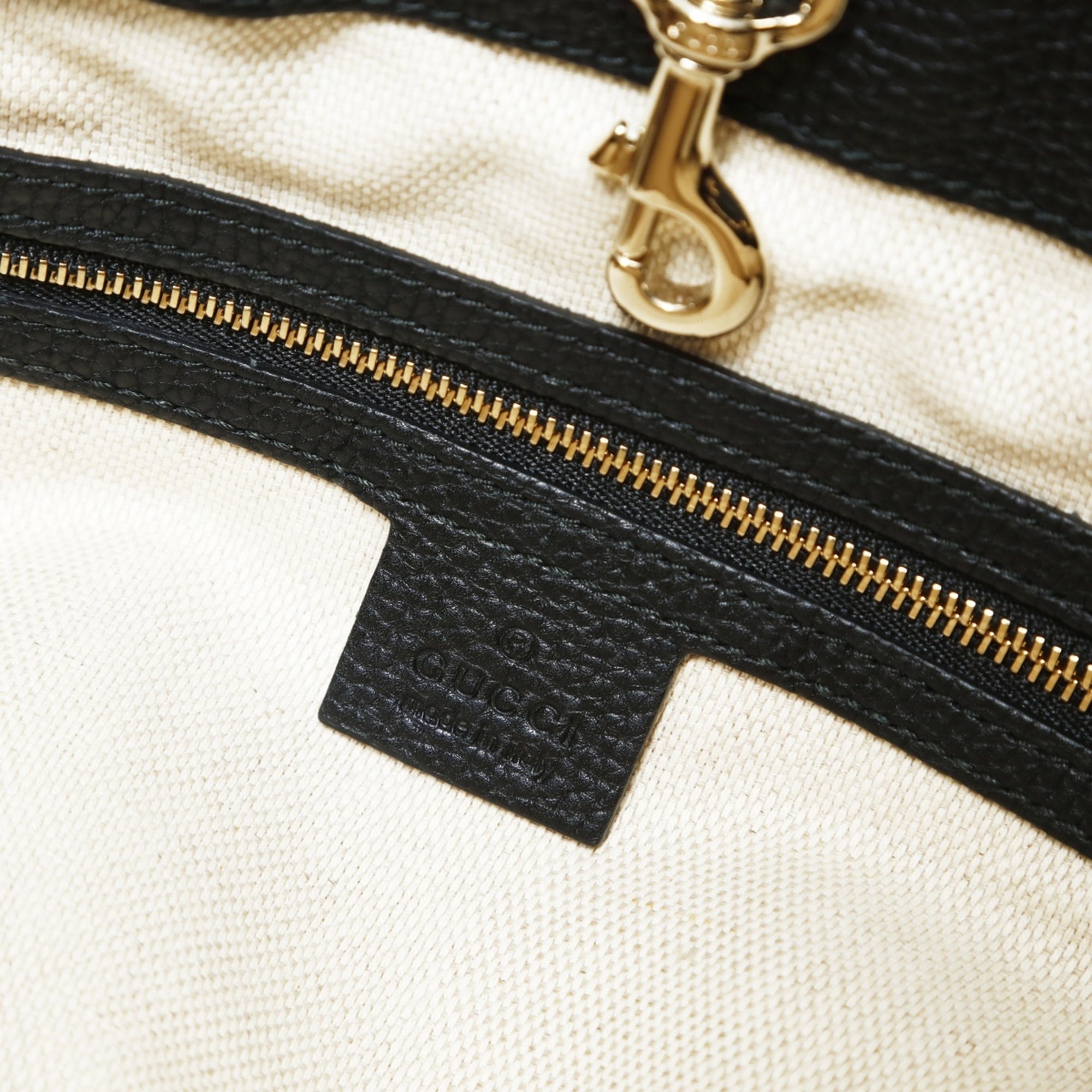 Gucci Soho Black Leather Shoulder Bag (Pre-Owned)