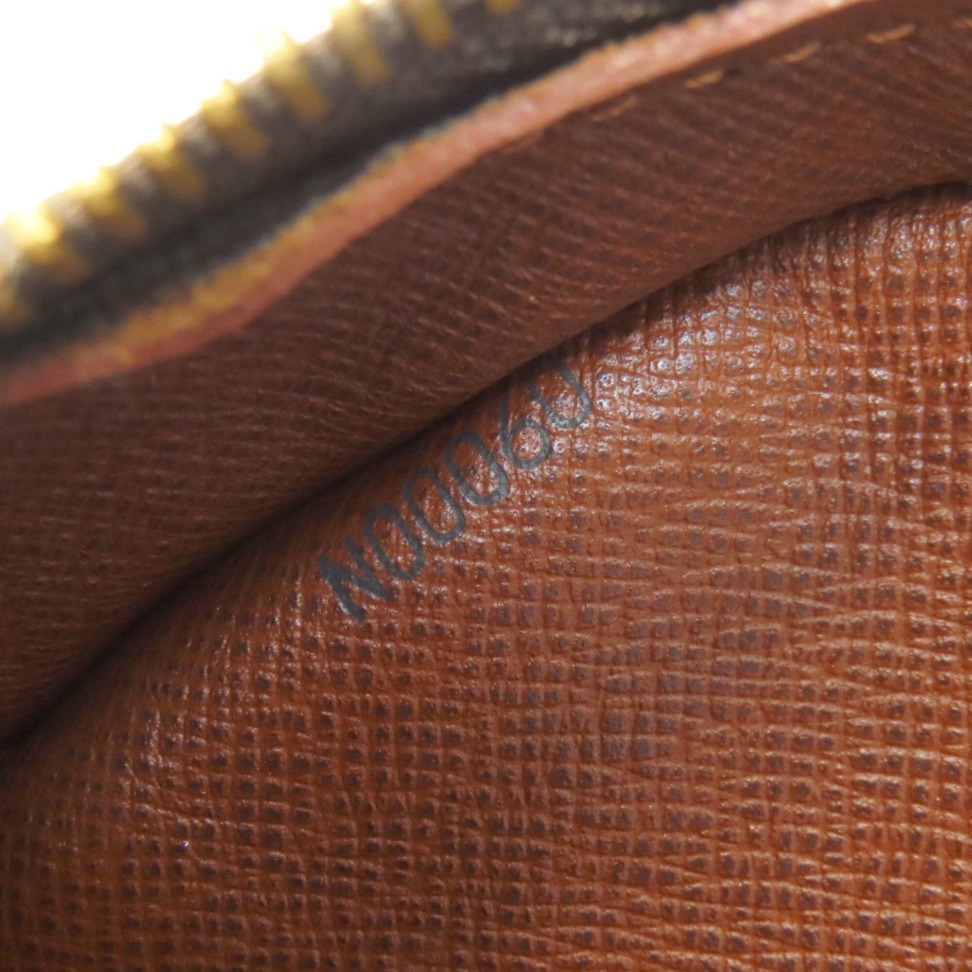 Louis Vuitton Brown Monogram Monogram Canvas Shoulder Bag (Pre-Owned)