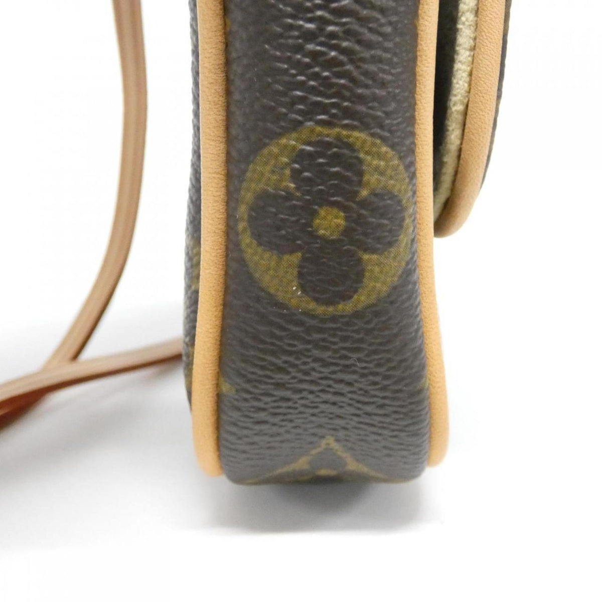 Louis Vuitton Marron Coated Canvas Pochette Shoulder Bag (Pre-Owned)