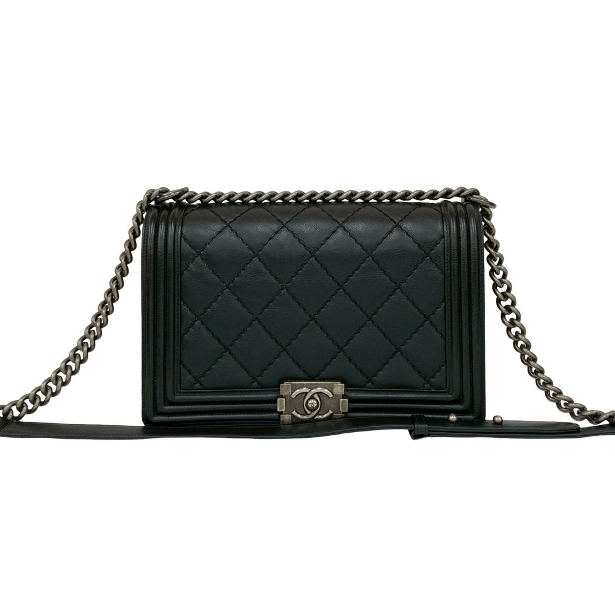 Chanel Black Leather Shoulder Bag (Pre-Owned)