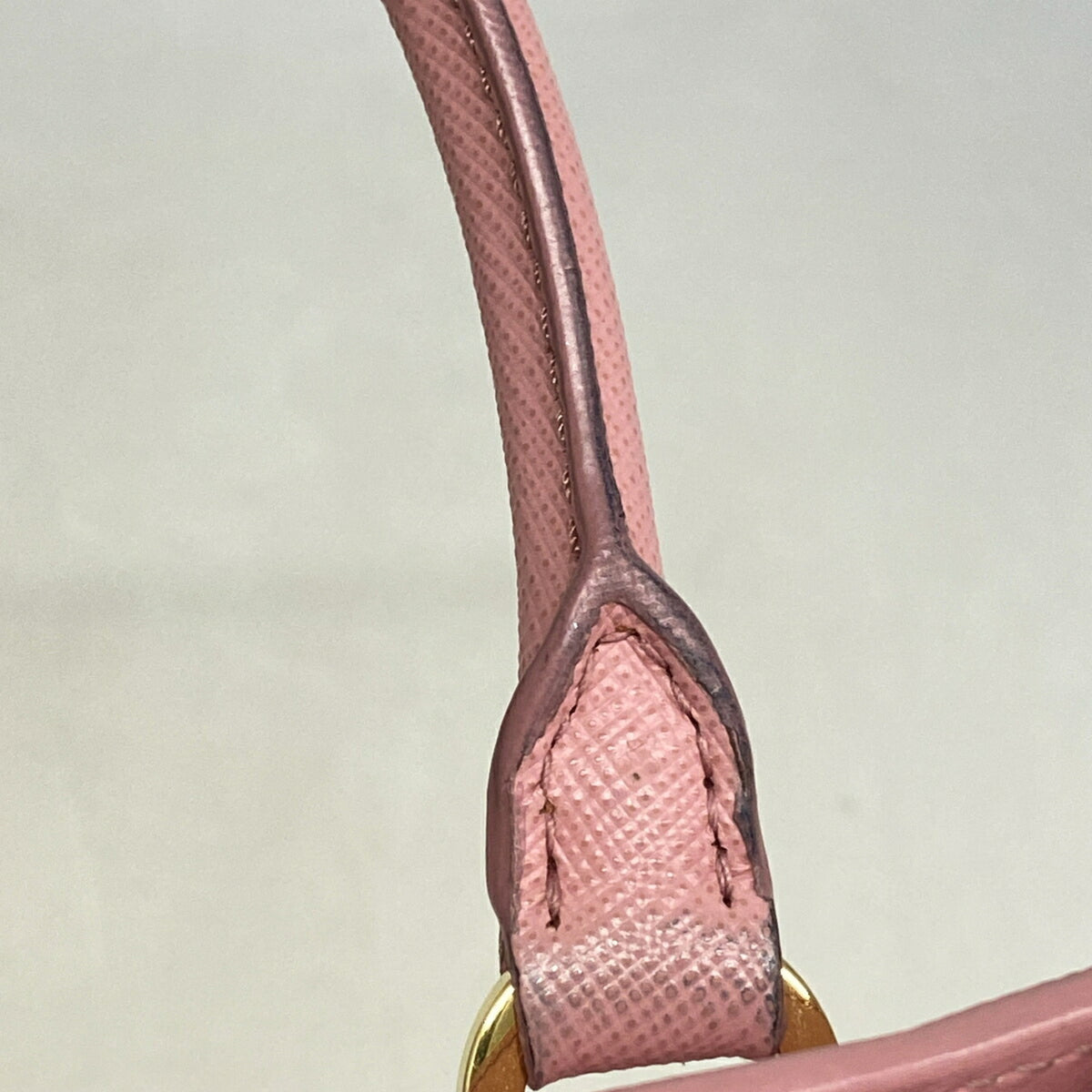 Prada Pink Leather Handbag (Pre-Owned)