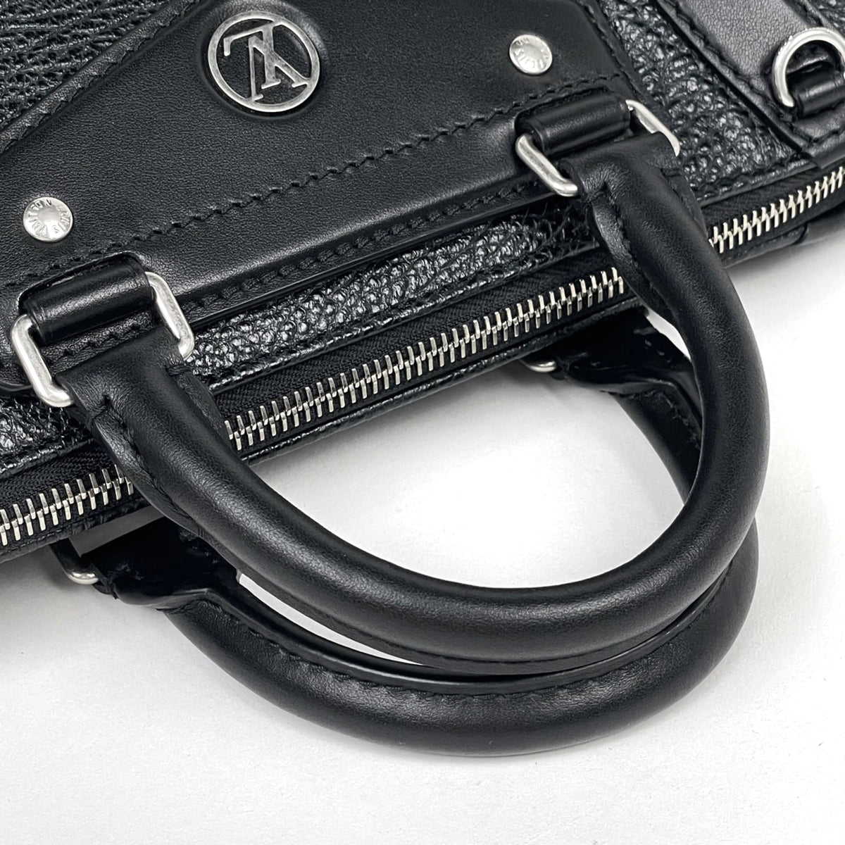 Louis Vuitton Black Noir Leather Handbag (Pre-Owned)