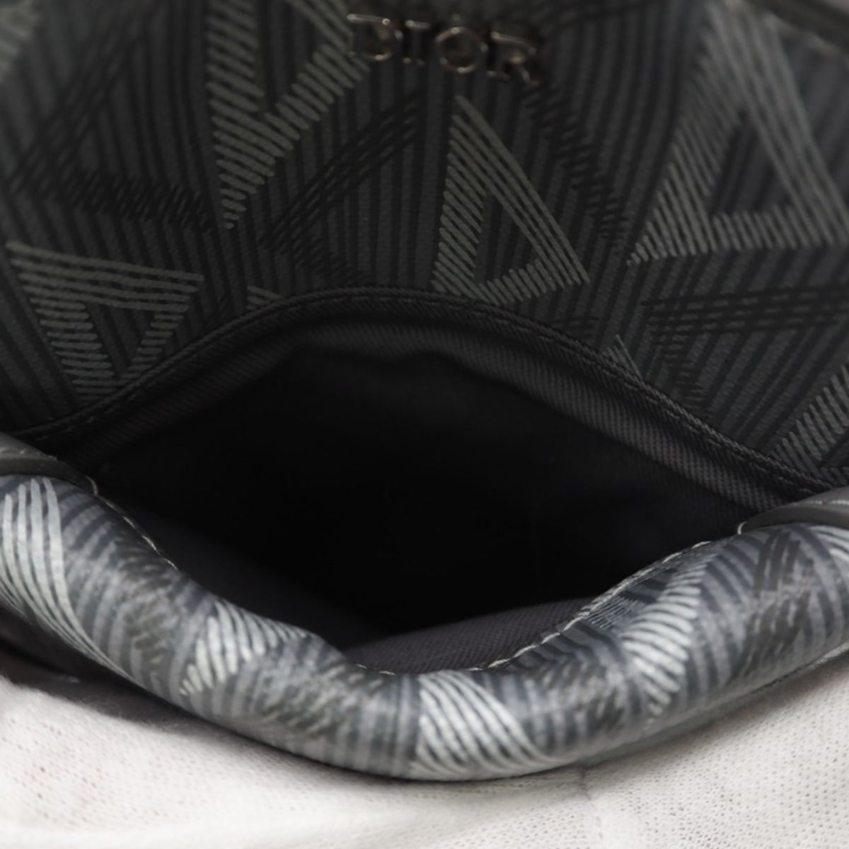Christian Dior Gray White Leather Shoulder Bag (Pre-Owned)