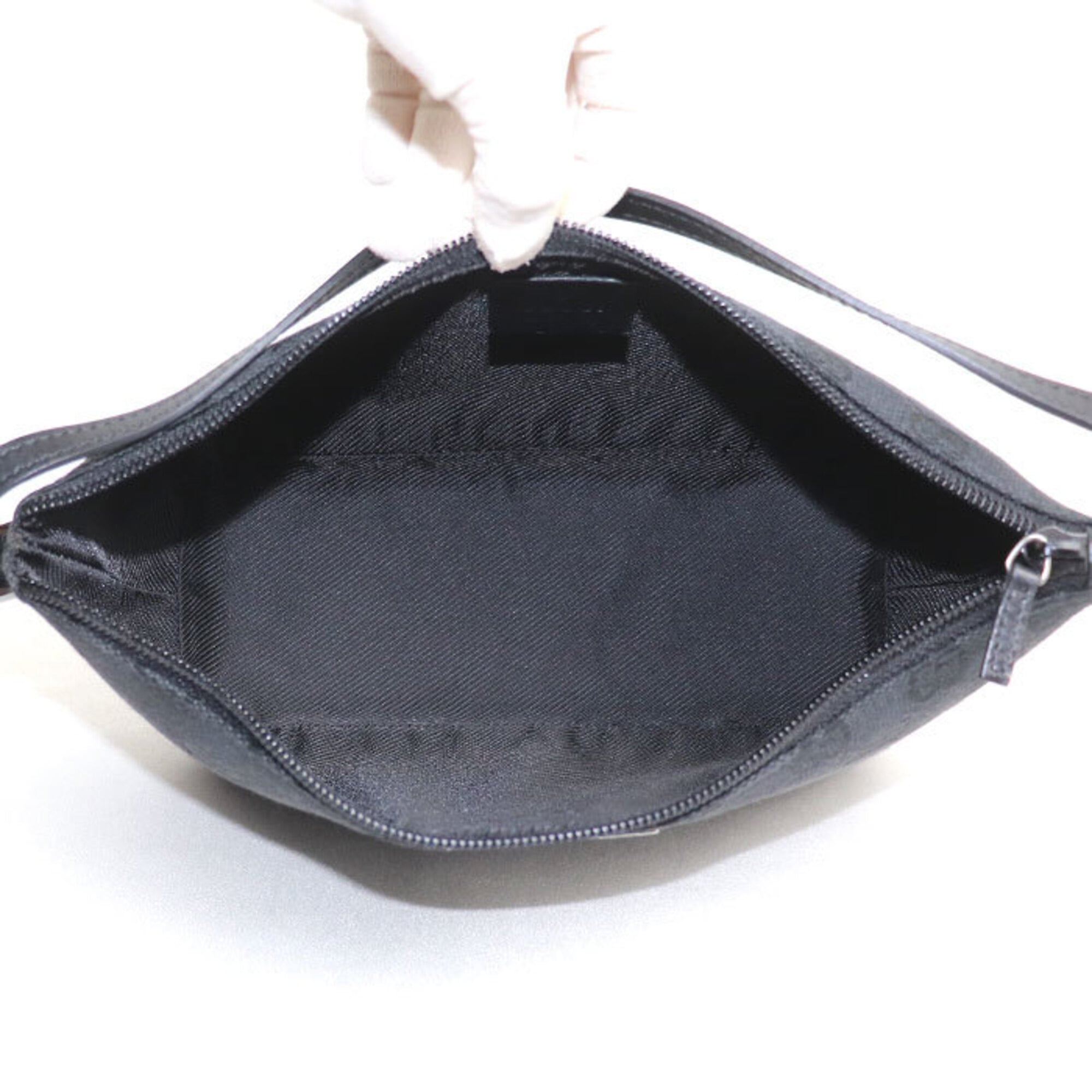 Gucci Black Gg Canvas Handbag Pouch (Pre-Owned)
