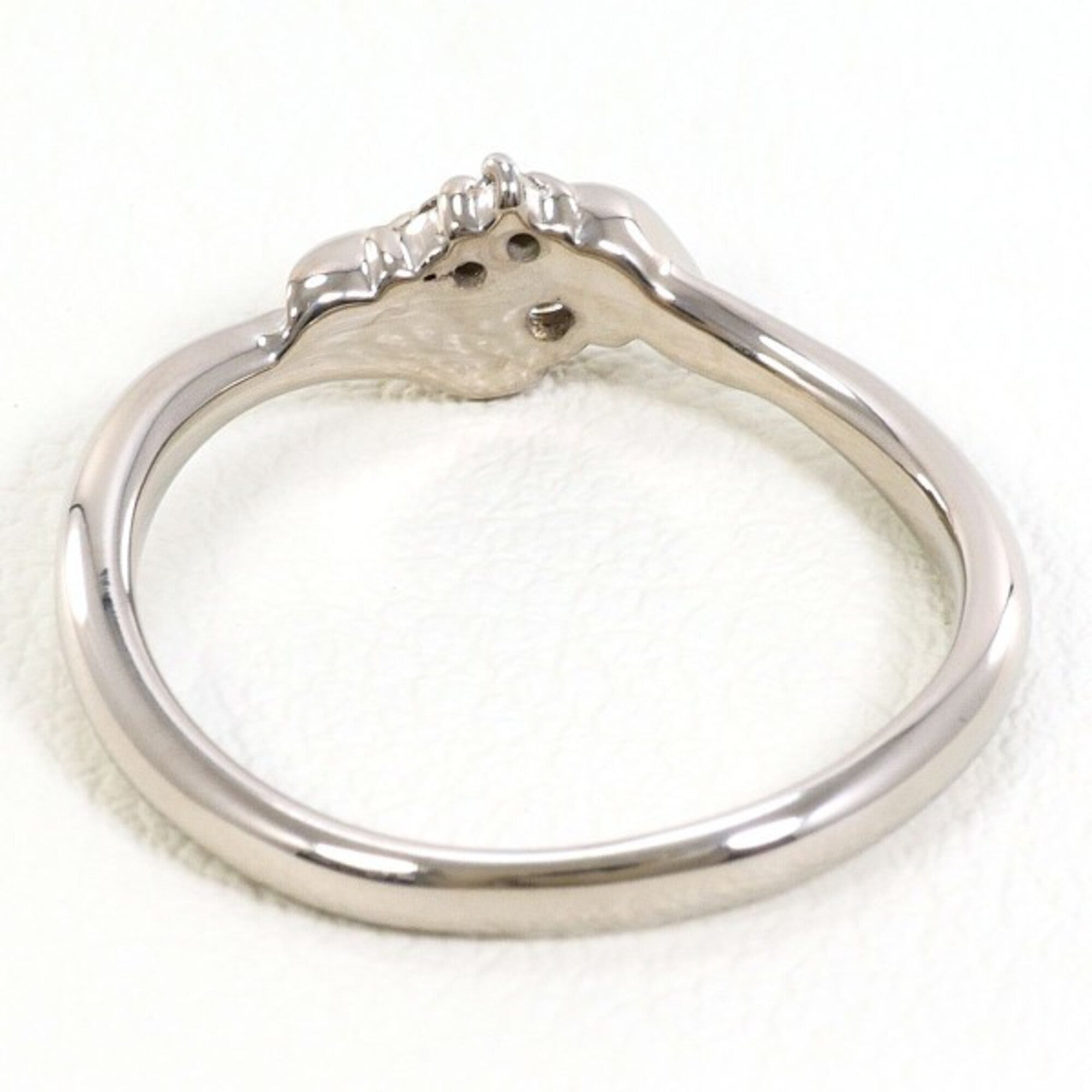 Unbranded White Gold White Gold (18K) Band Ring (Pre-Owned)