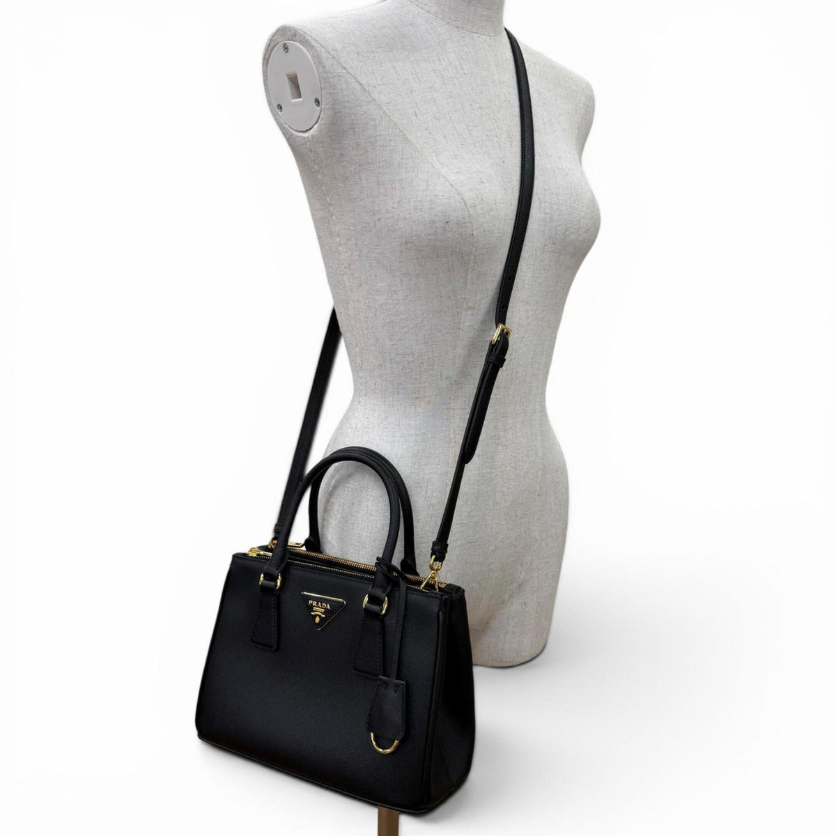 Prada Black Leather Handbag Shoulder Bag (Pre-Owned)
