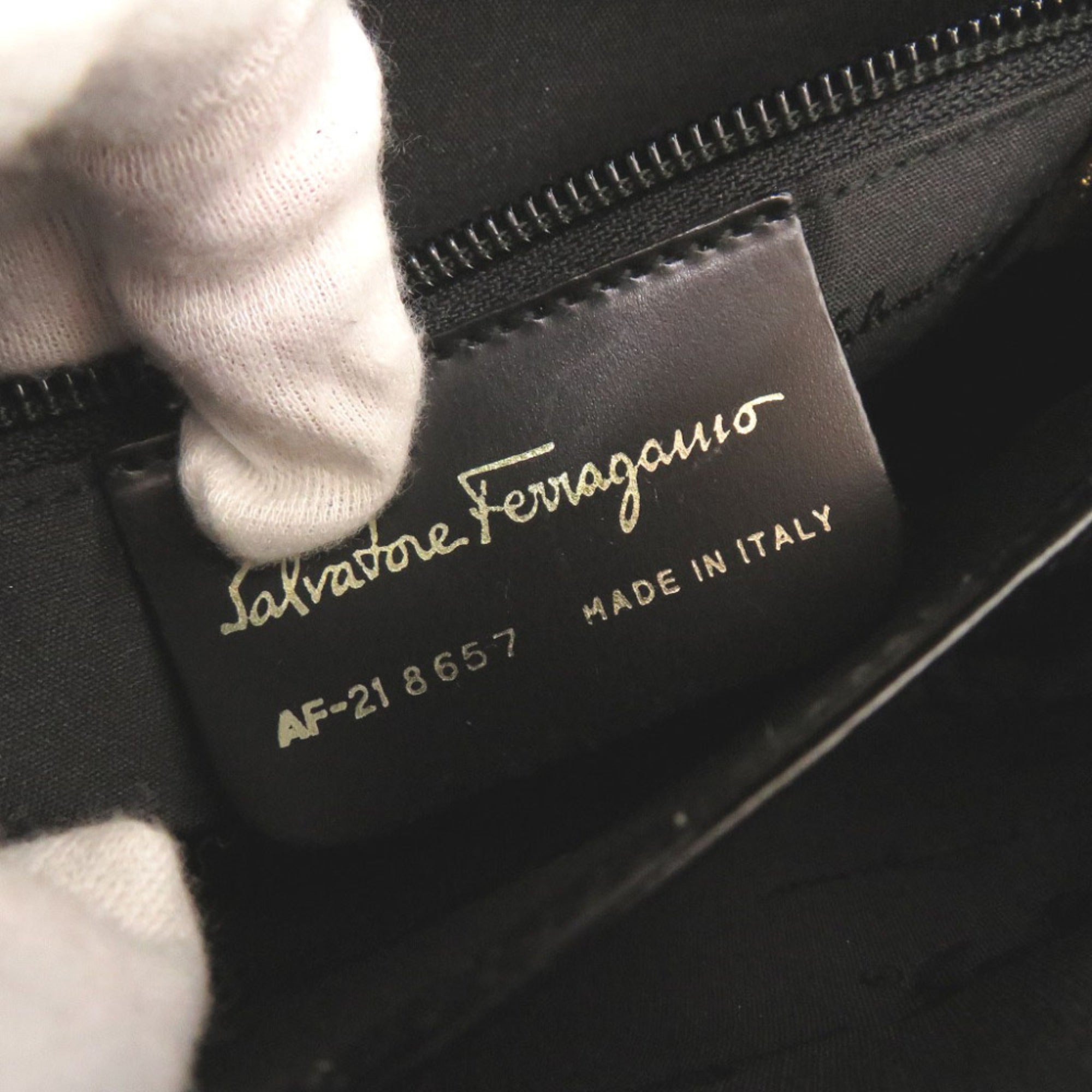 Salvatore Ferragamo Black Leather Handbag (Pre-Owned)