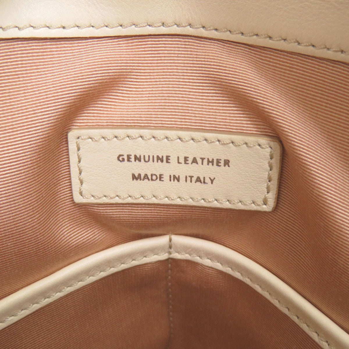 Tod's Ivory Leather Handbag (Pre-Owned)