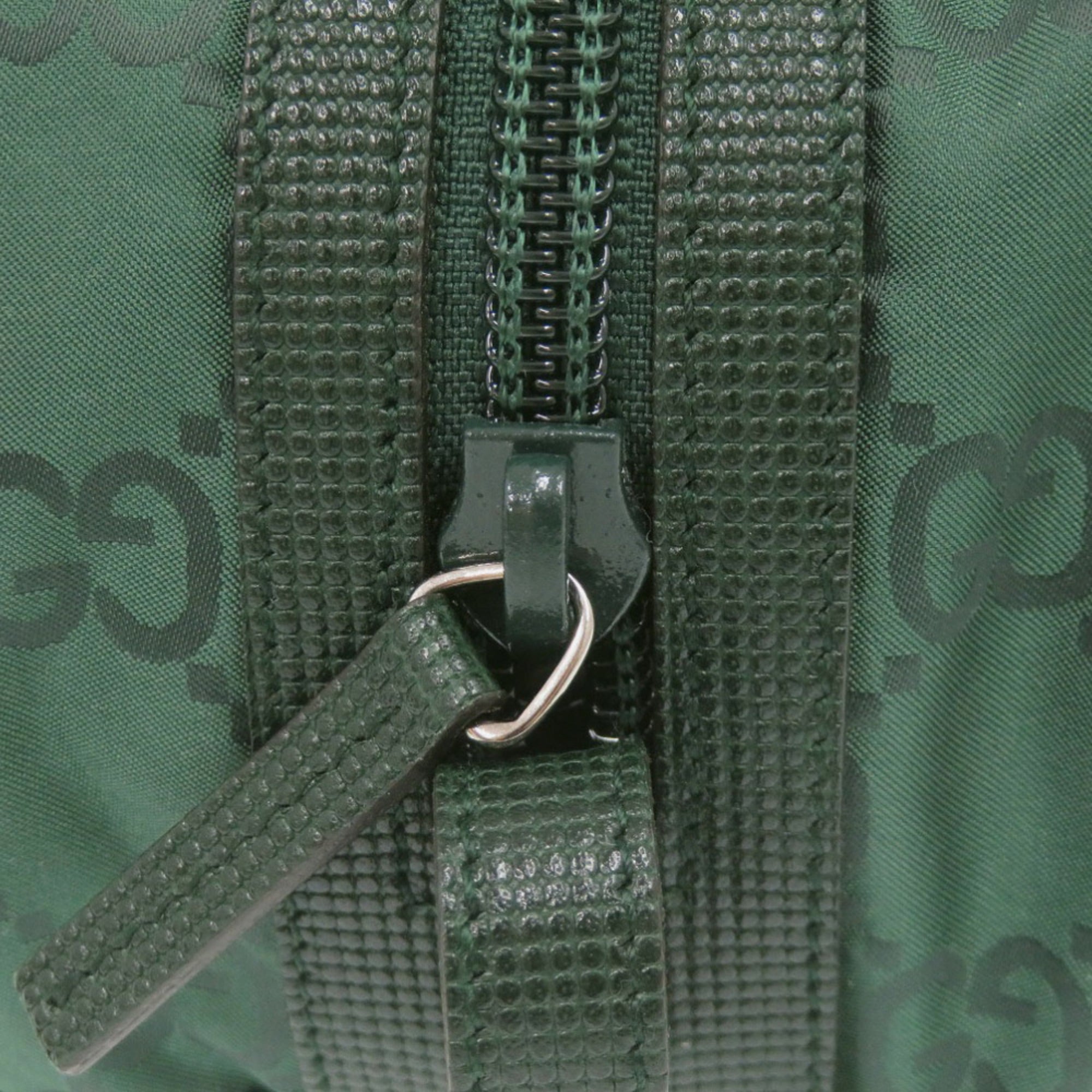 Gucci Green Nylon Handbag Pouch (Pre-Owned)