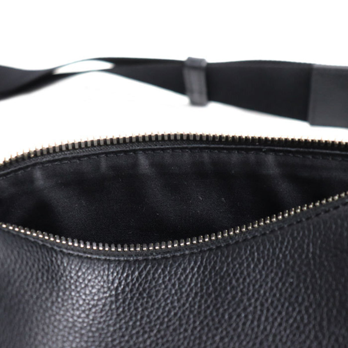 Christian Dior Black Leather Shoulder Bag (Pre-Owned)