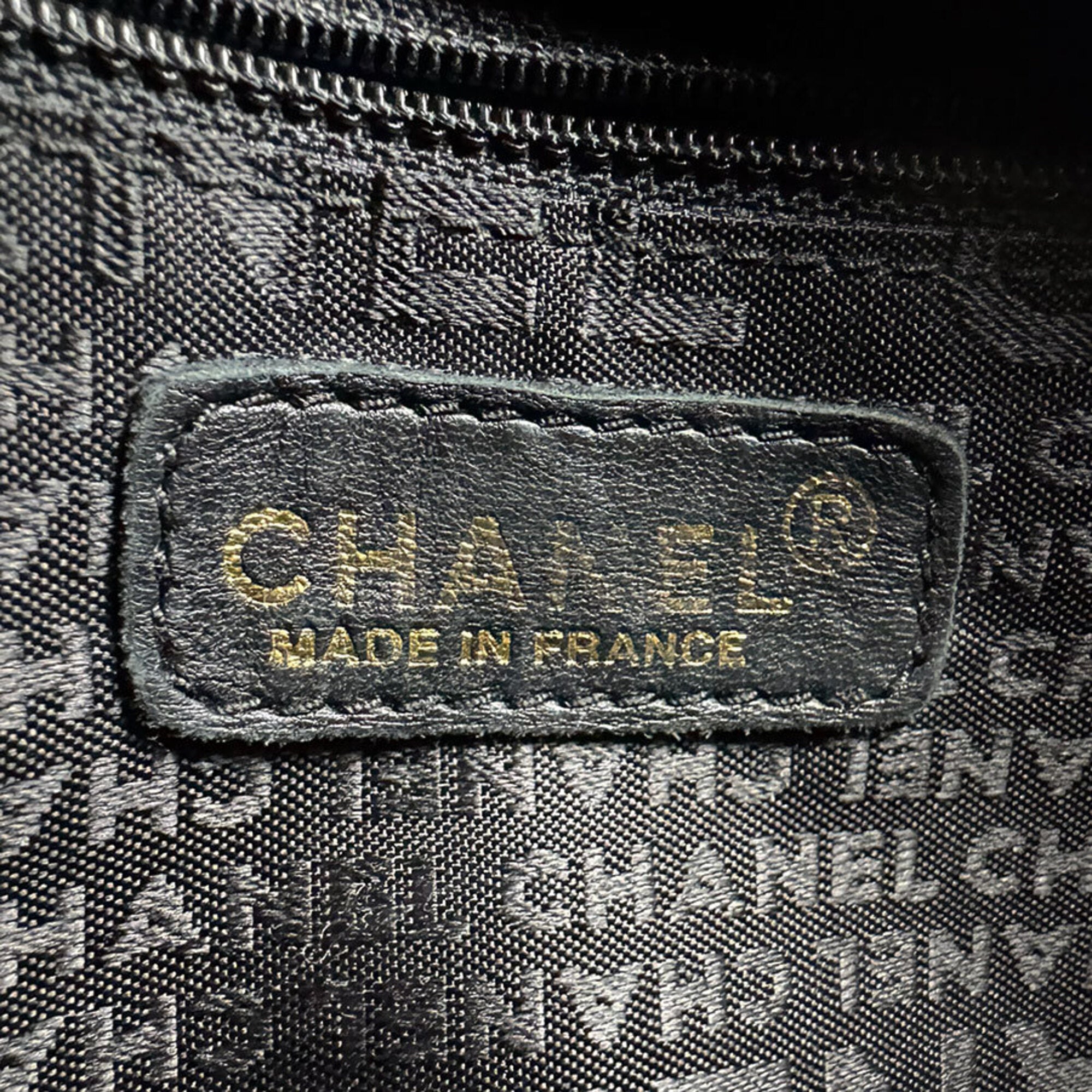 Chanel Black Leather Handbag (Pre-Owned)