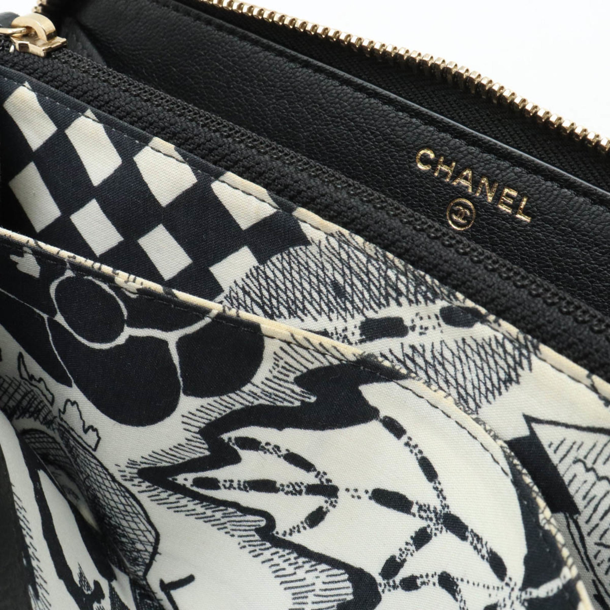 Chanel Black Leather Long Wallet (Bi-Fold) (Pre-Owned)