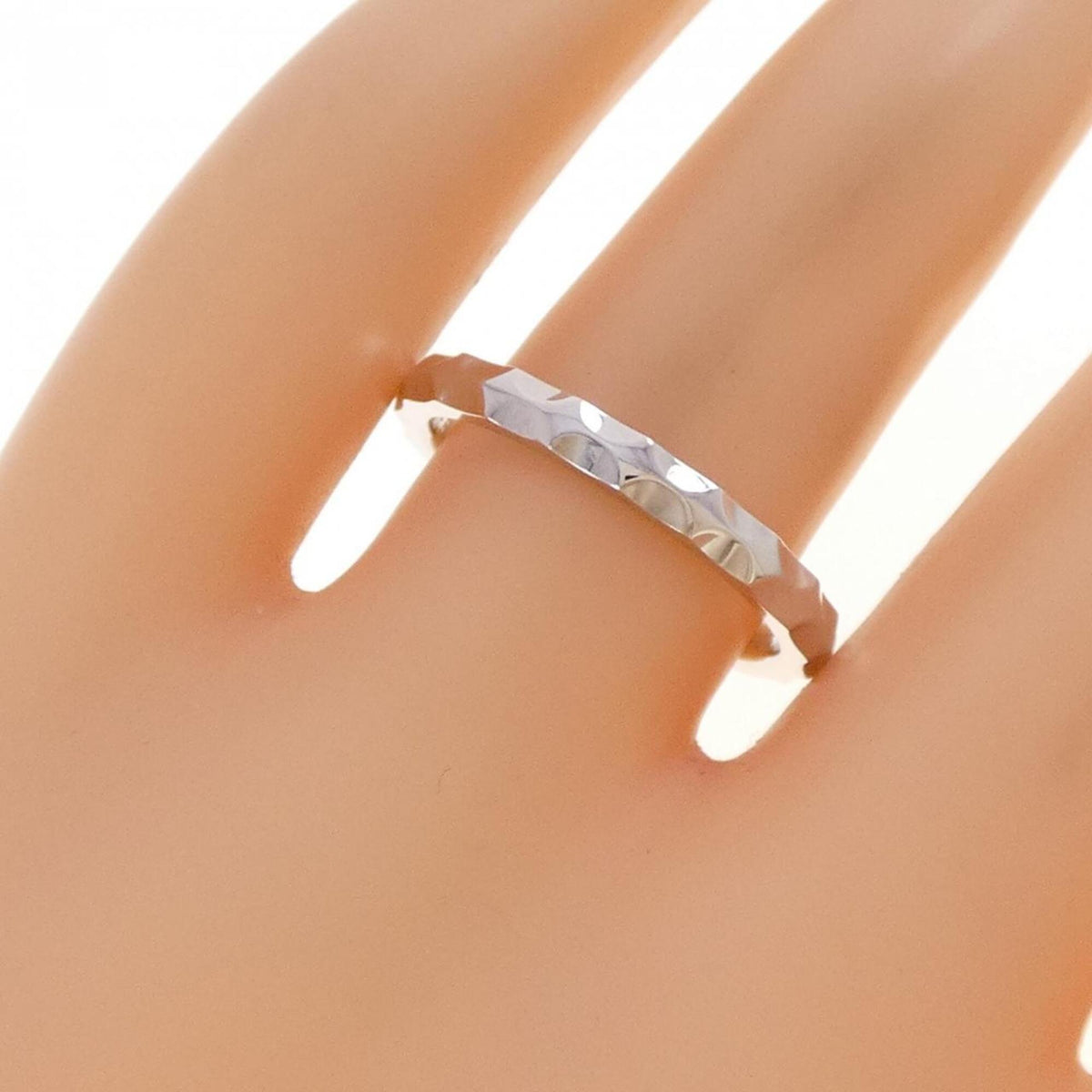 Louis Vuitton White Gold White Gold (18K) Band Ring (Pre-Owned)