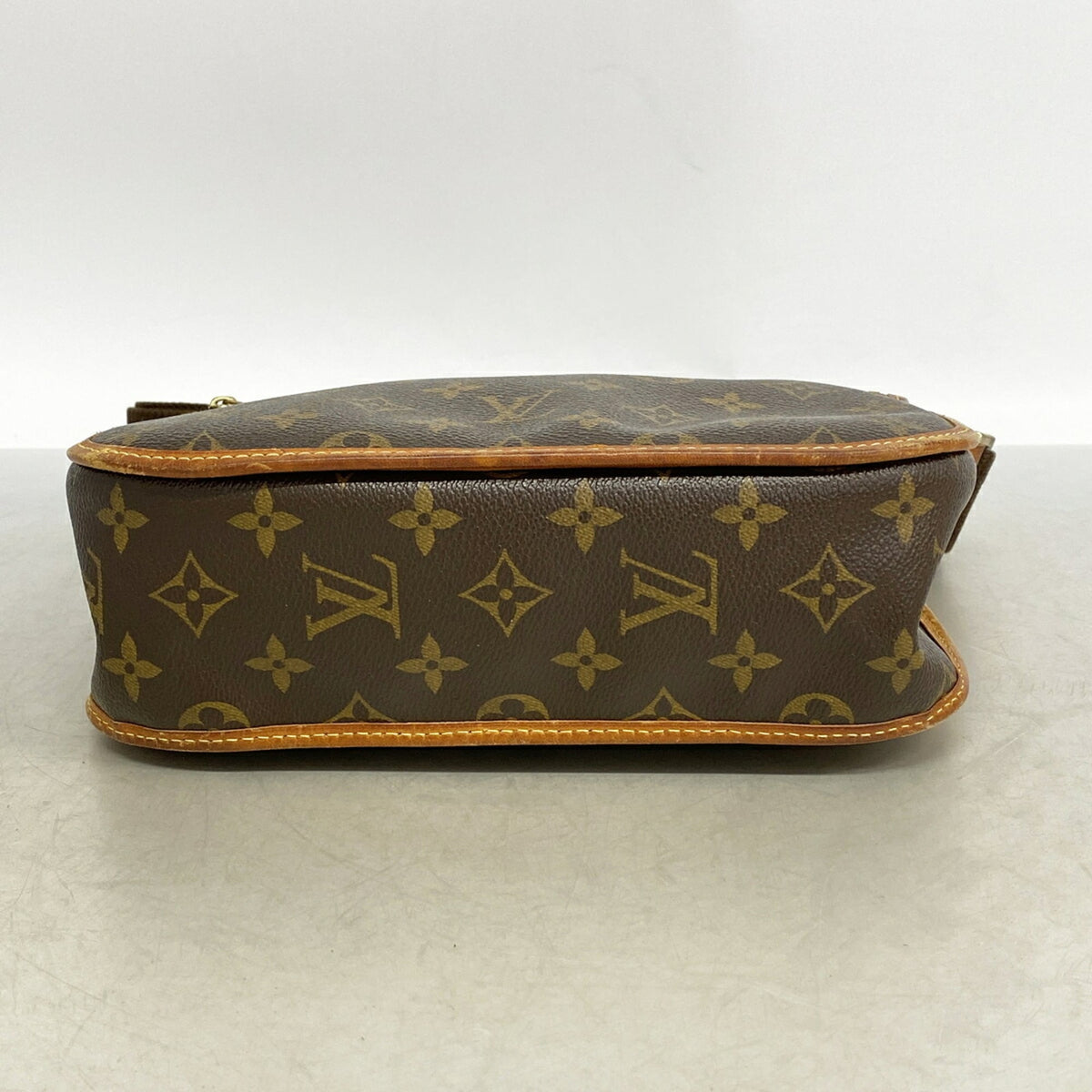 Louis Vuitton Brown Shoulder Bag (Pre-Owned)