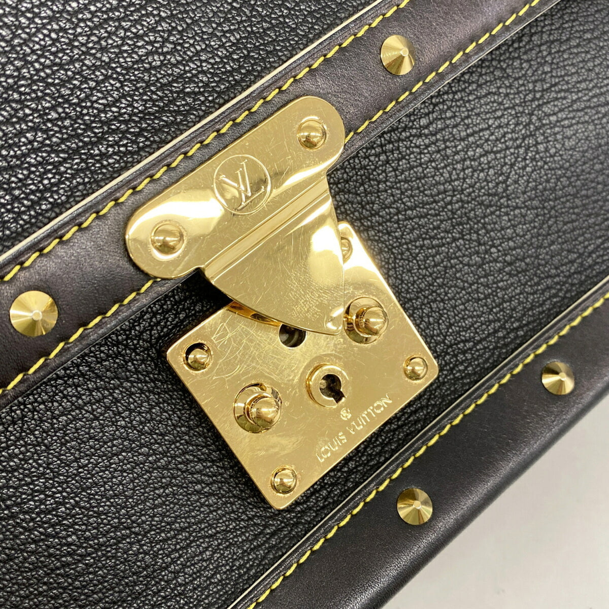 Louis Vuitton Noir Shoulder Bag (Pre-Owned)