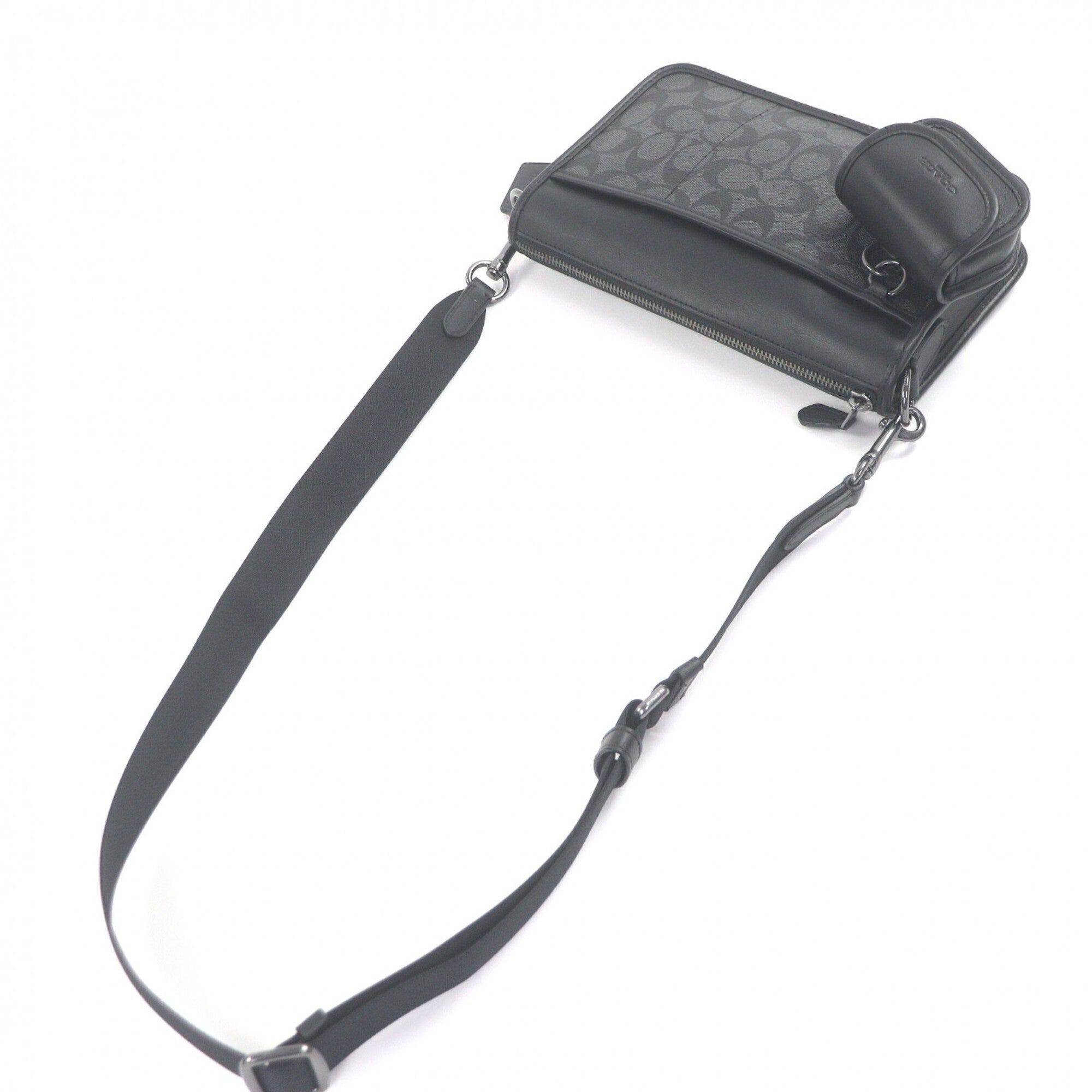 Coach Black Leather Pouch Shoulder Bag (Pre-Owned)