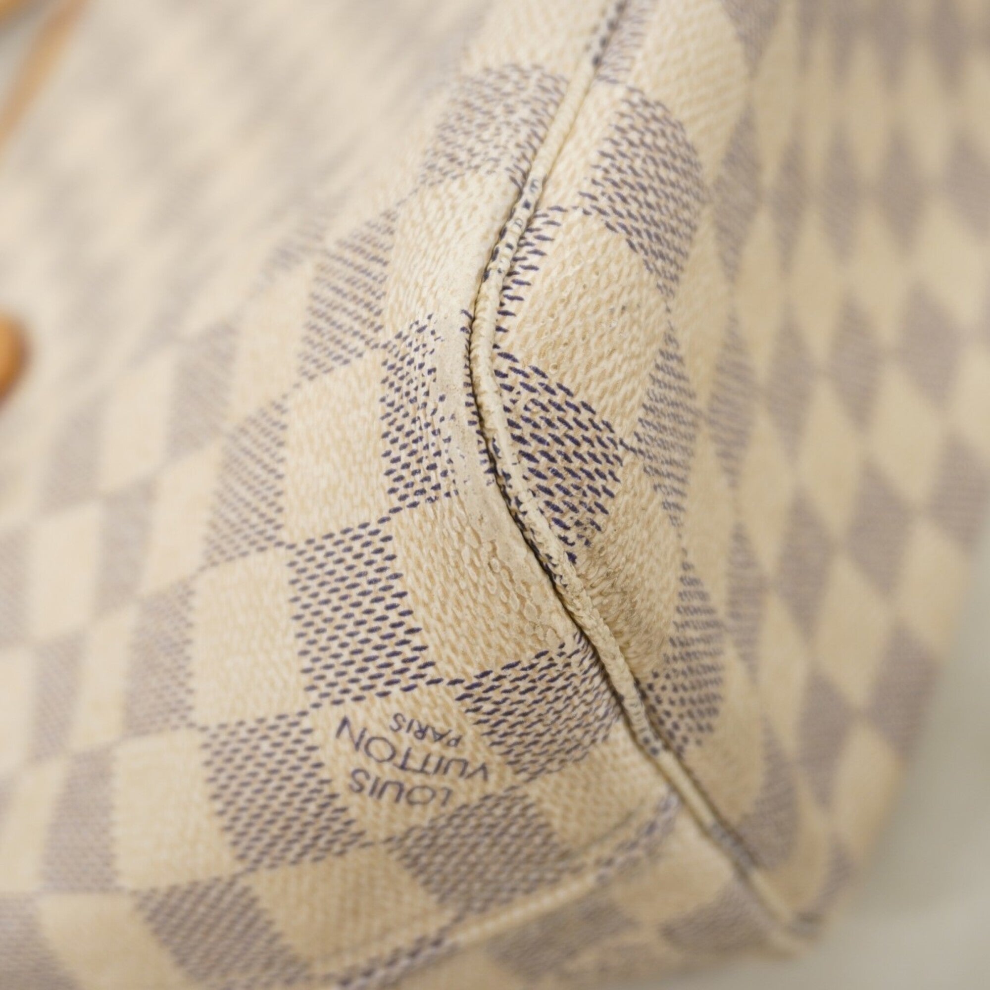 Louis Vuitton White Tote Bag (Pre-Owned)