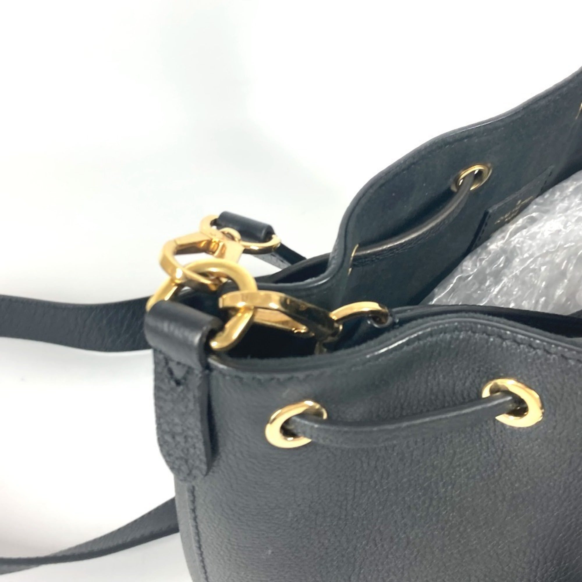 Louis Vuitton Black Noir Leather Handbag Shoulder Bag (Pre-Owned)