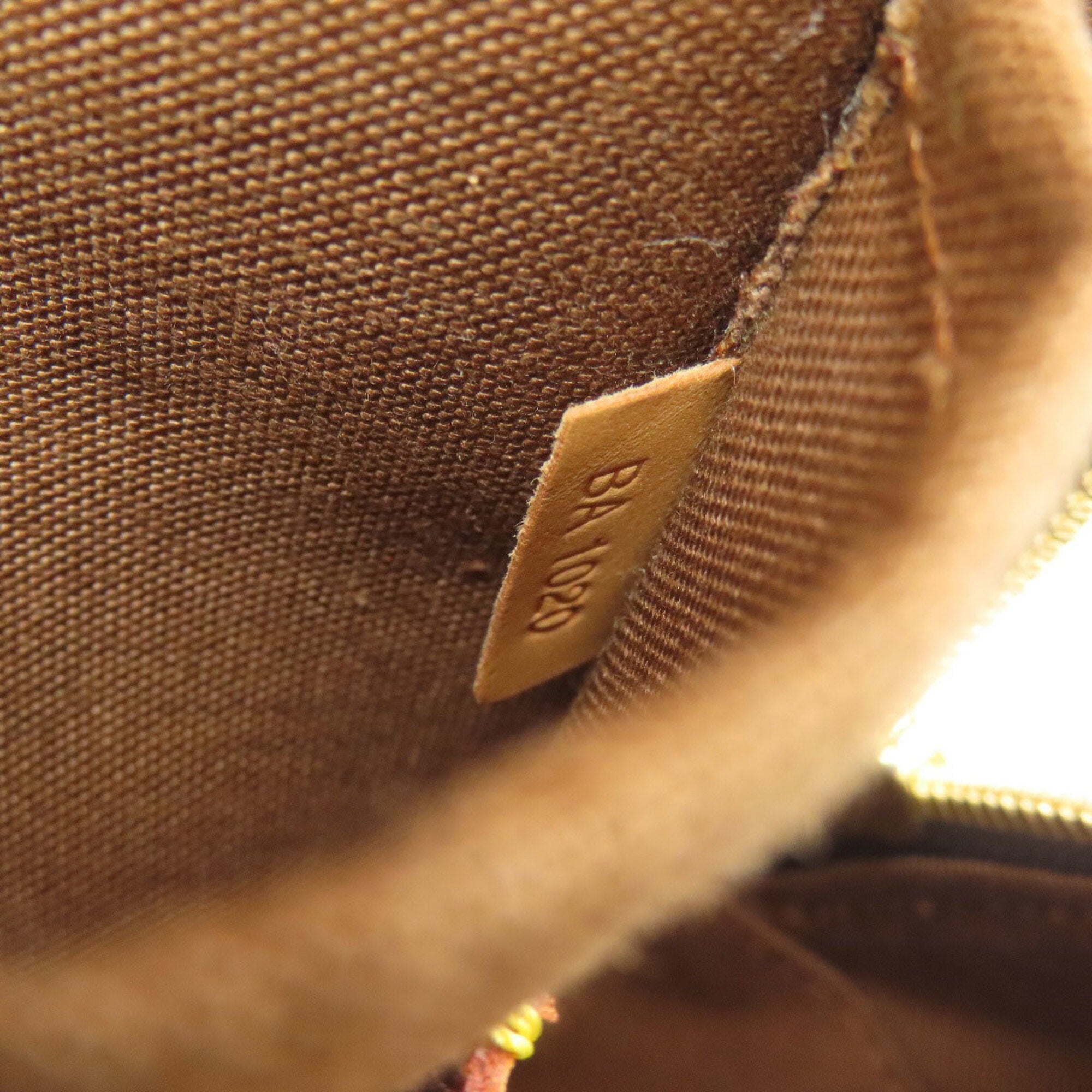 Louis Vuitton Monogram Monogram Shoulder Bag (Pre-Owned)