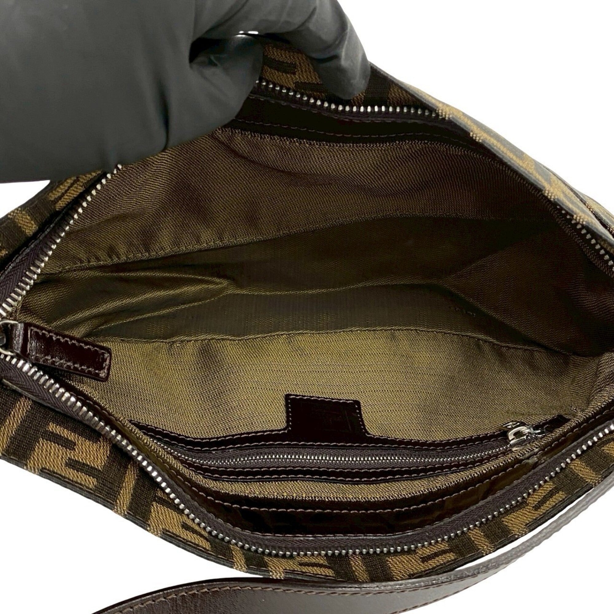 Fendi Black Brown Canvas Leather Shoulder Bag (Pre-Owned)