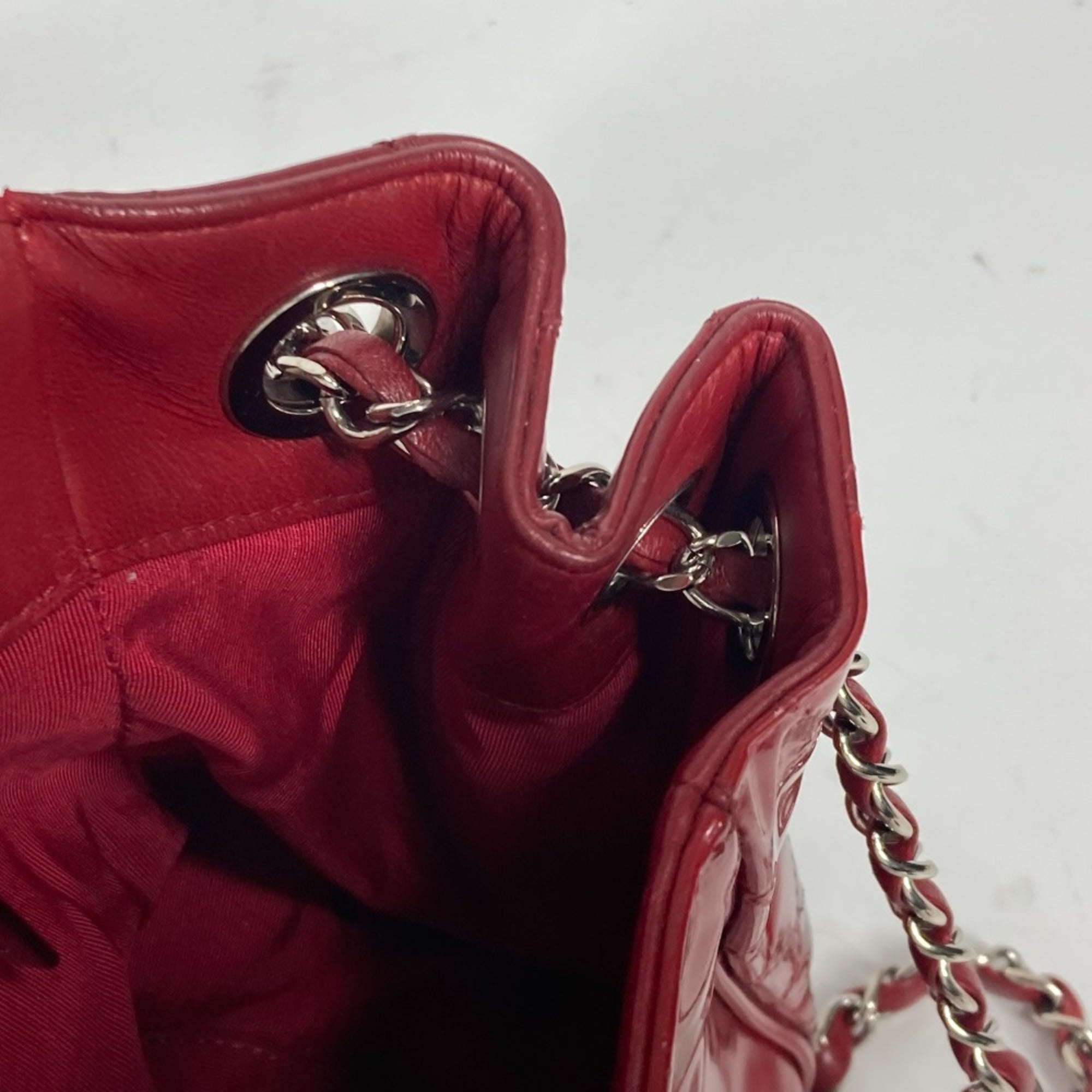 Chanel Pink Red Color Leather Shoulder Bag (Pre-Owned)
