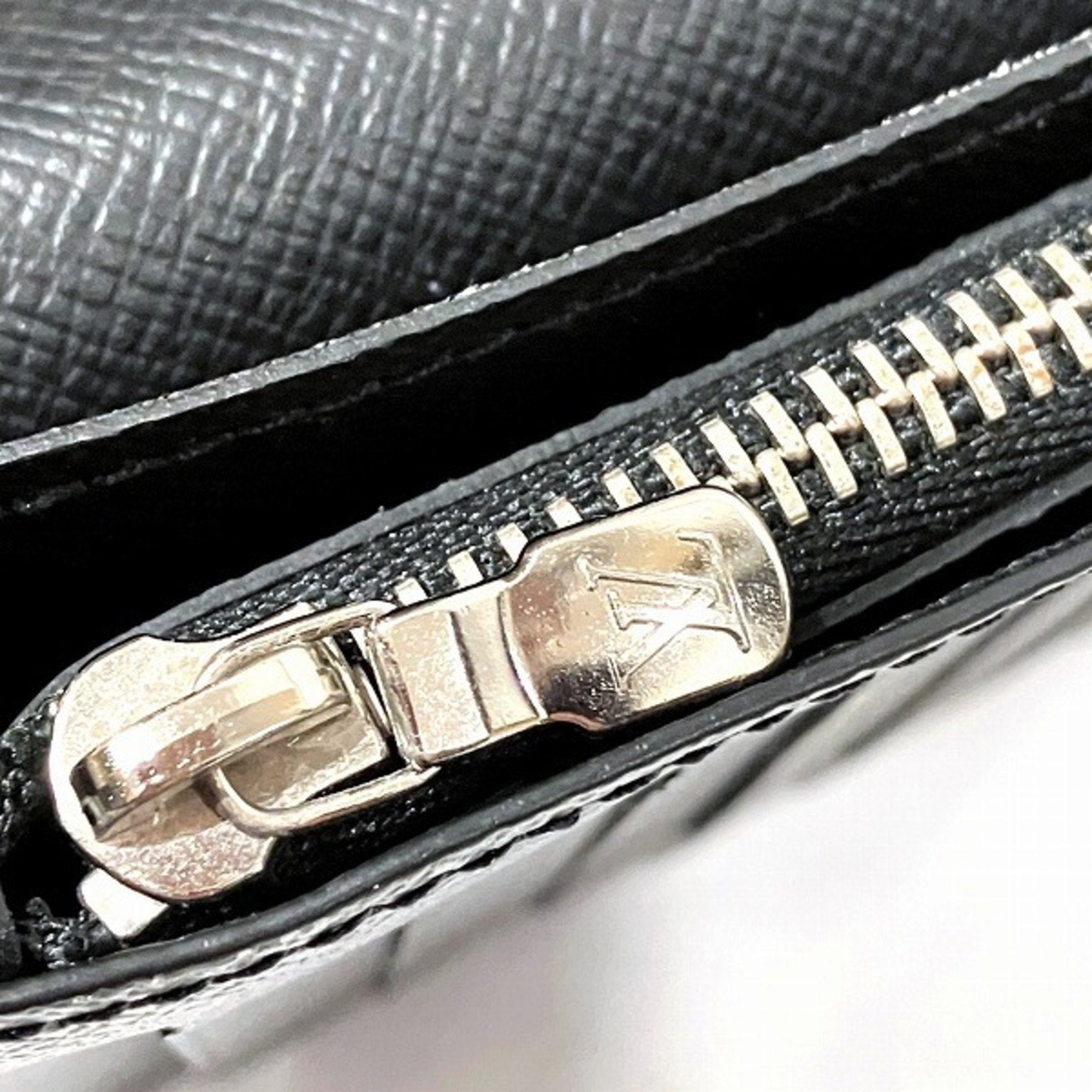 Louis Vuitton Black Epi Leather Long Wallet (Bi-Fold) (Pre-Owned)