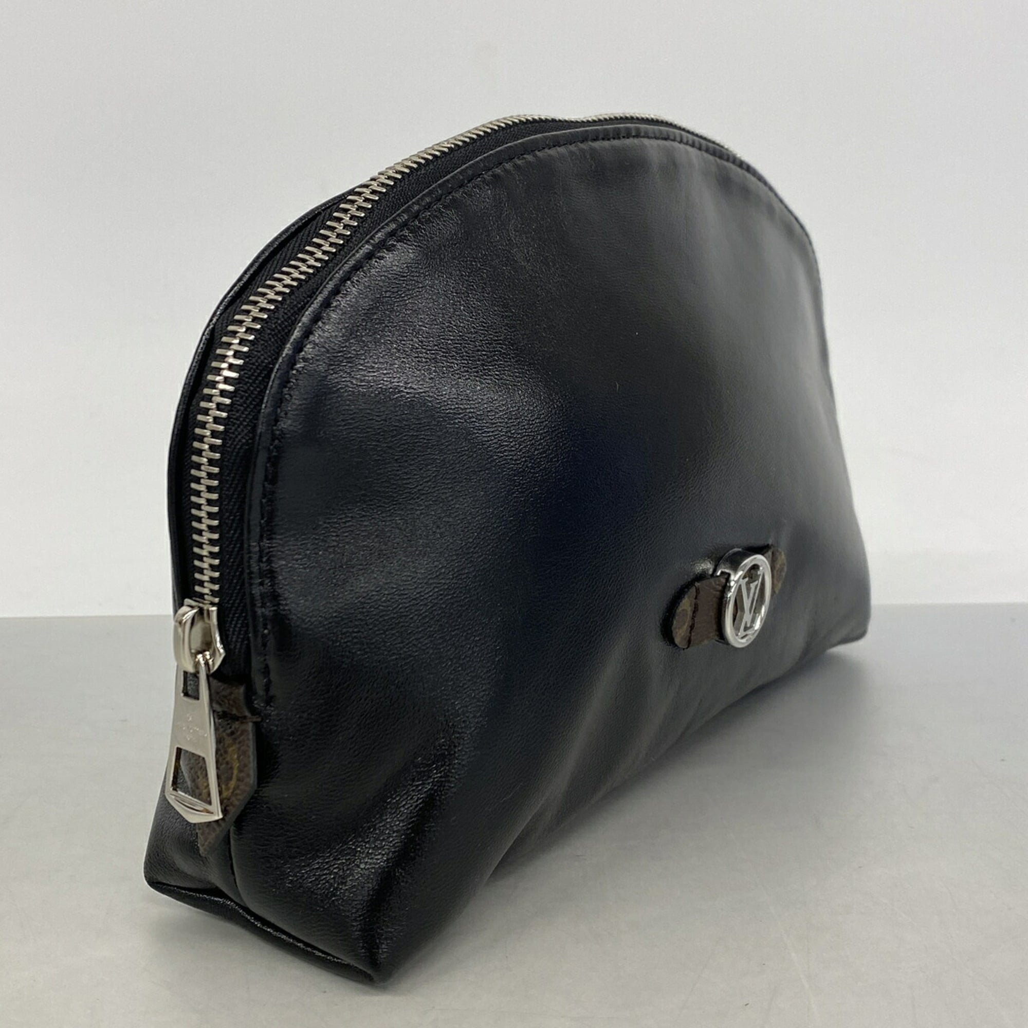 Louis Vuitton Black Pouch (Pre-Owned)