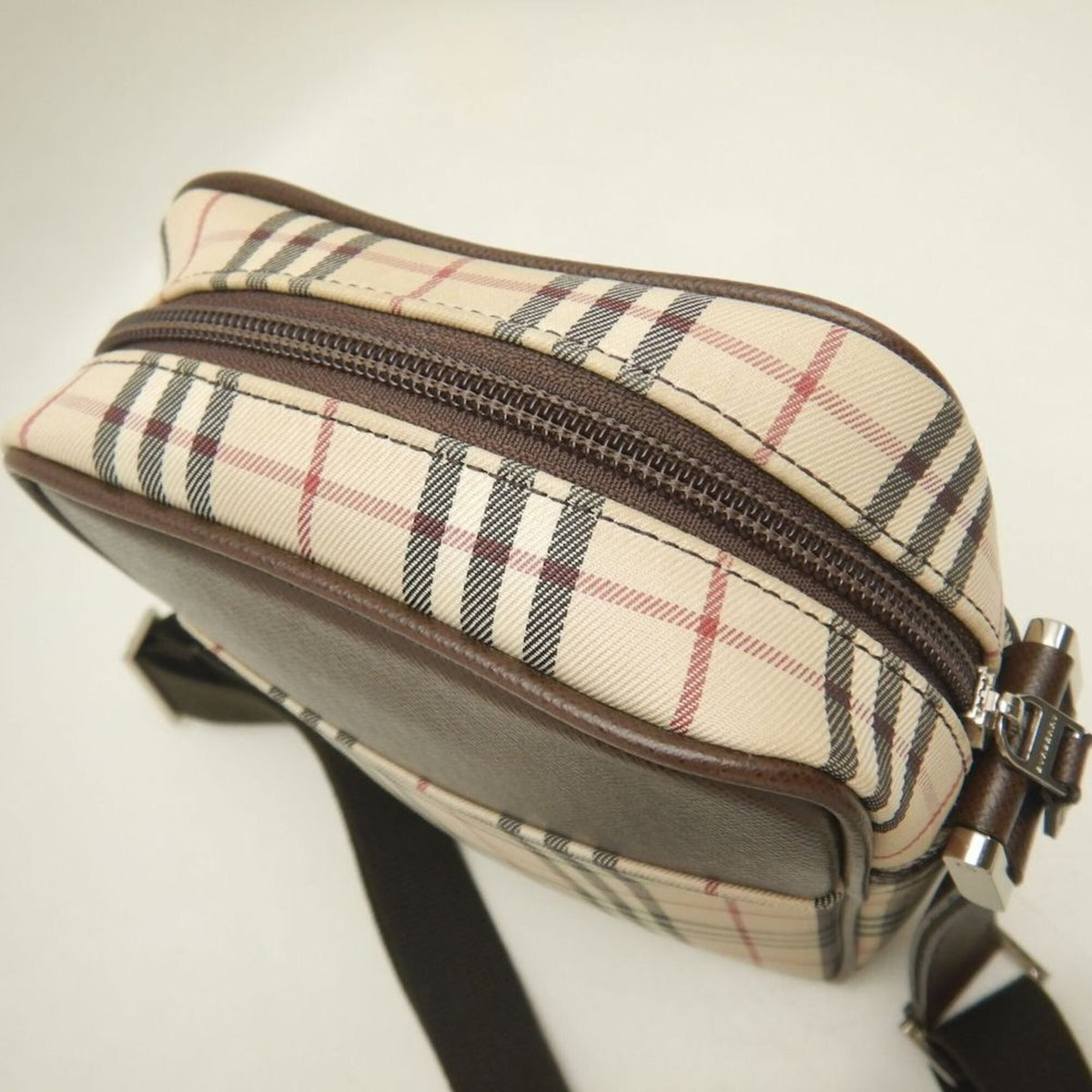Burberry Brown Canvas Leather Shoulder Bag (Pre-Owned)